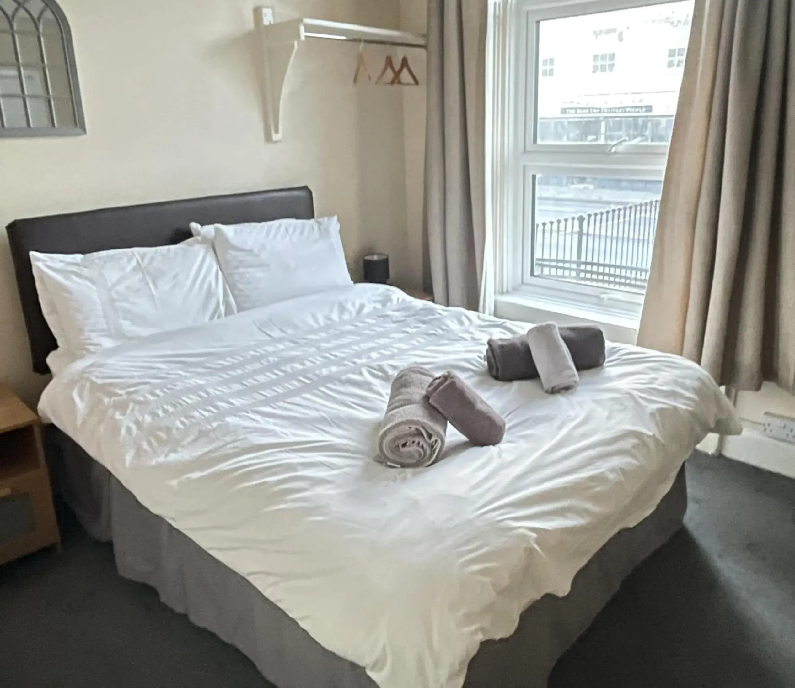 Standard Double Room in Admiral Blake Guesthouse Standard Double Room in Admiral Blake Guesthouse