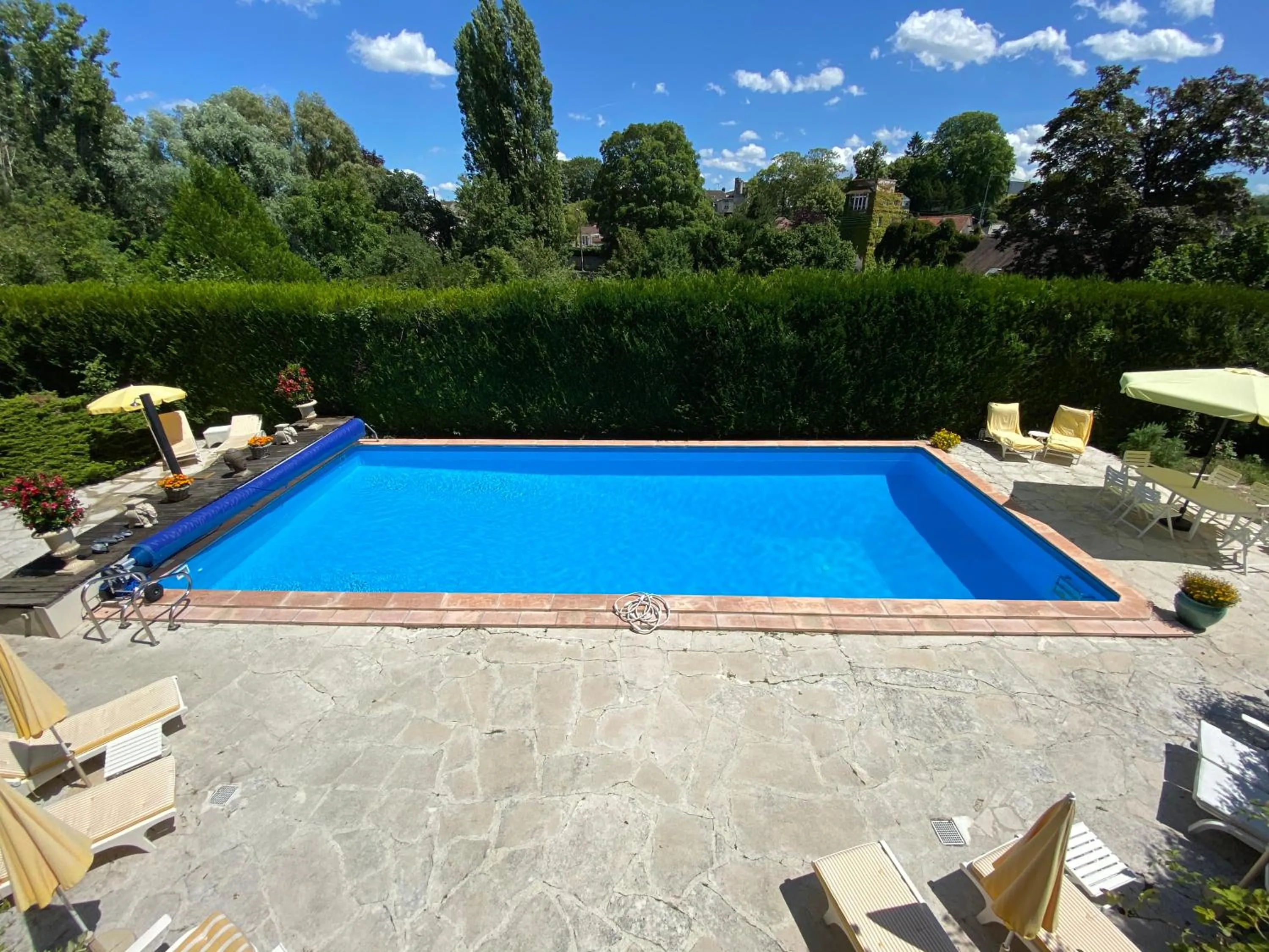 Swimming pool in Manoir des Cavaliers - BnB