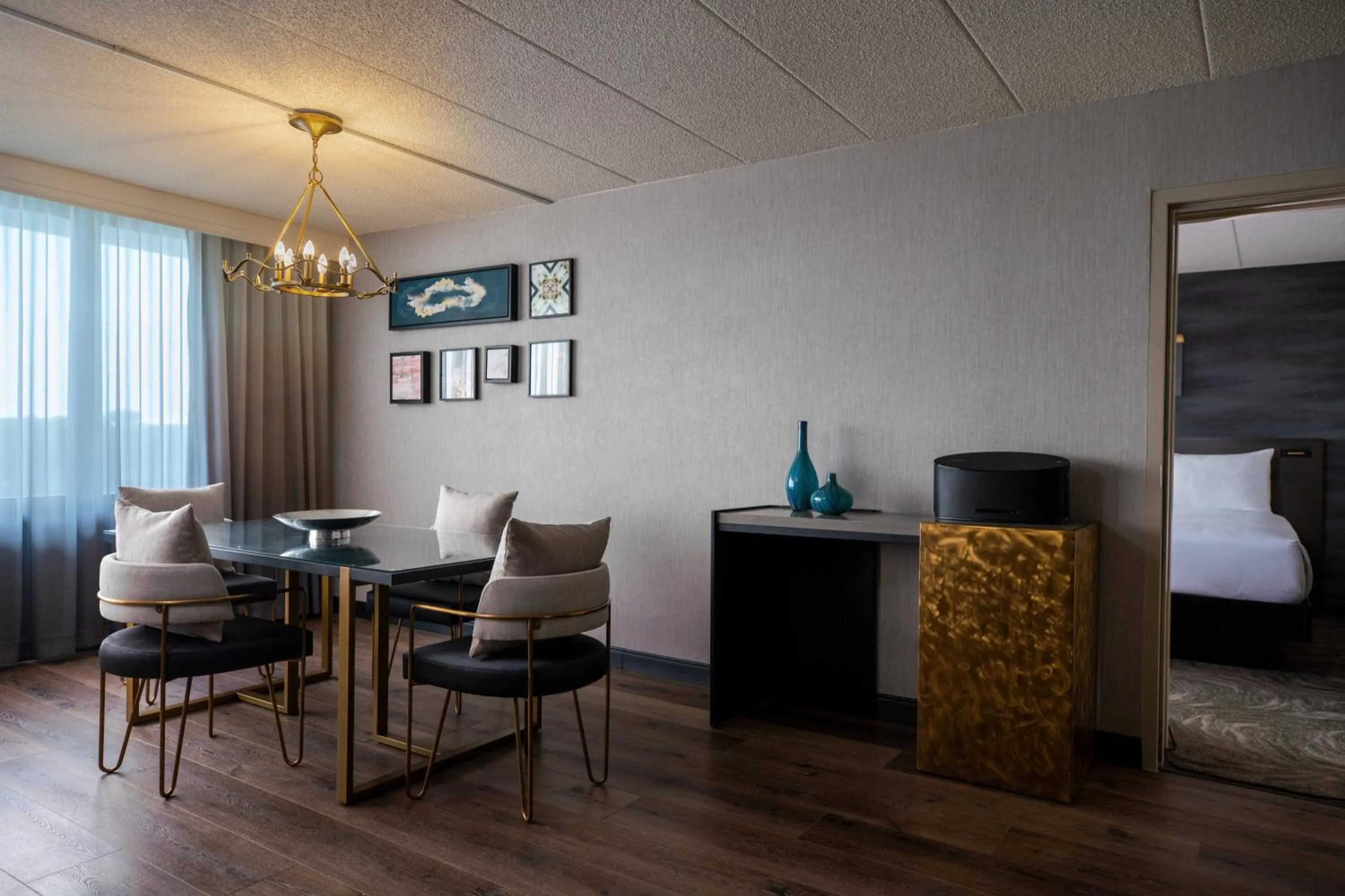 Photo of the whole room in Renaissance Chicago North Shore Hotel