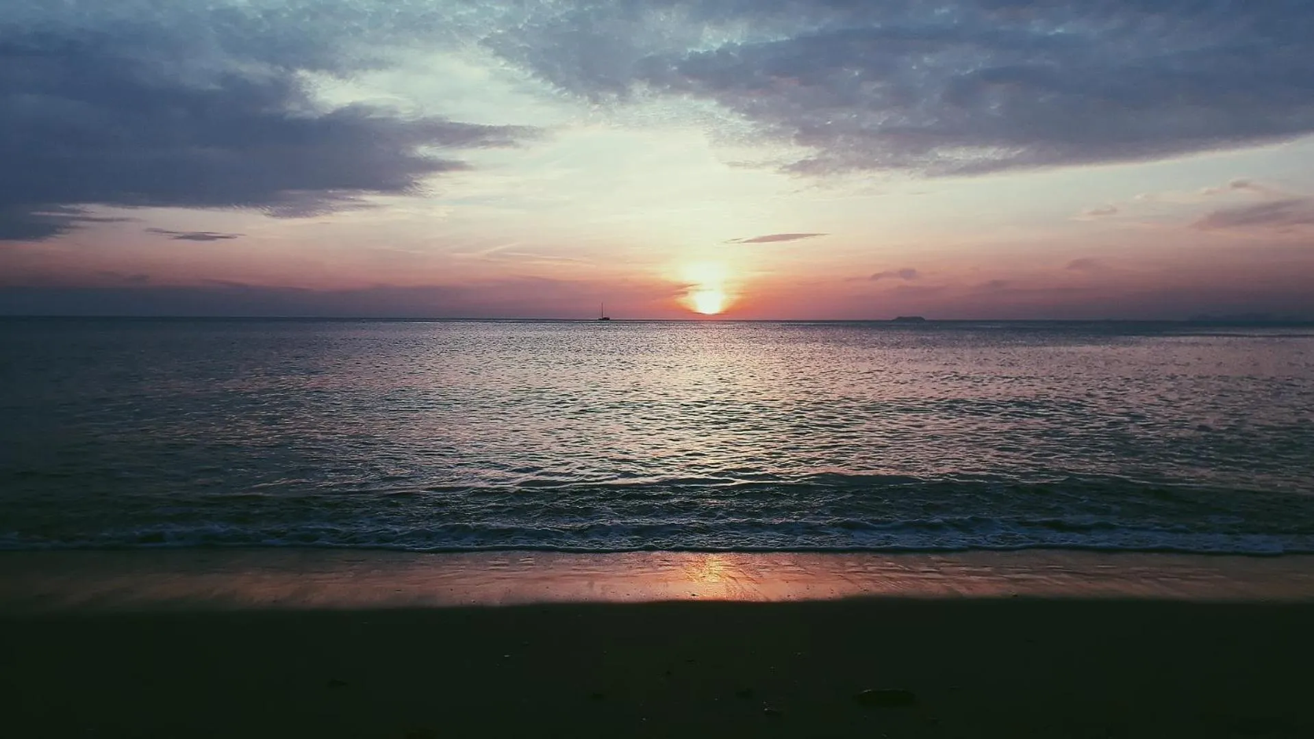 Sunset in Lanta noblesse