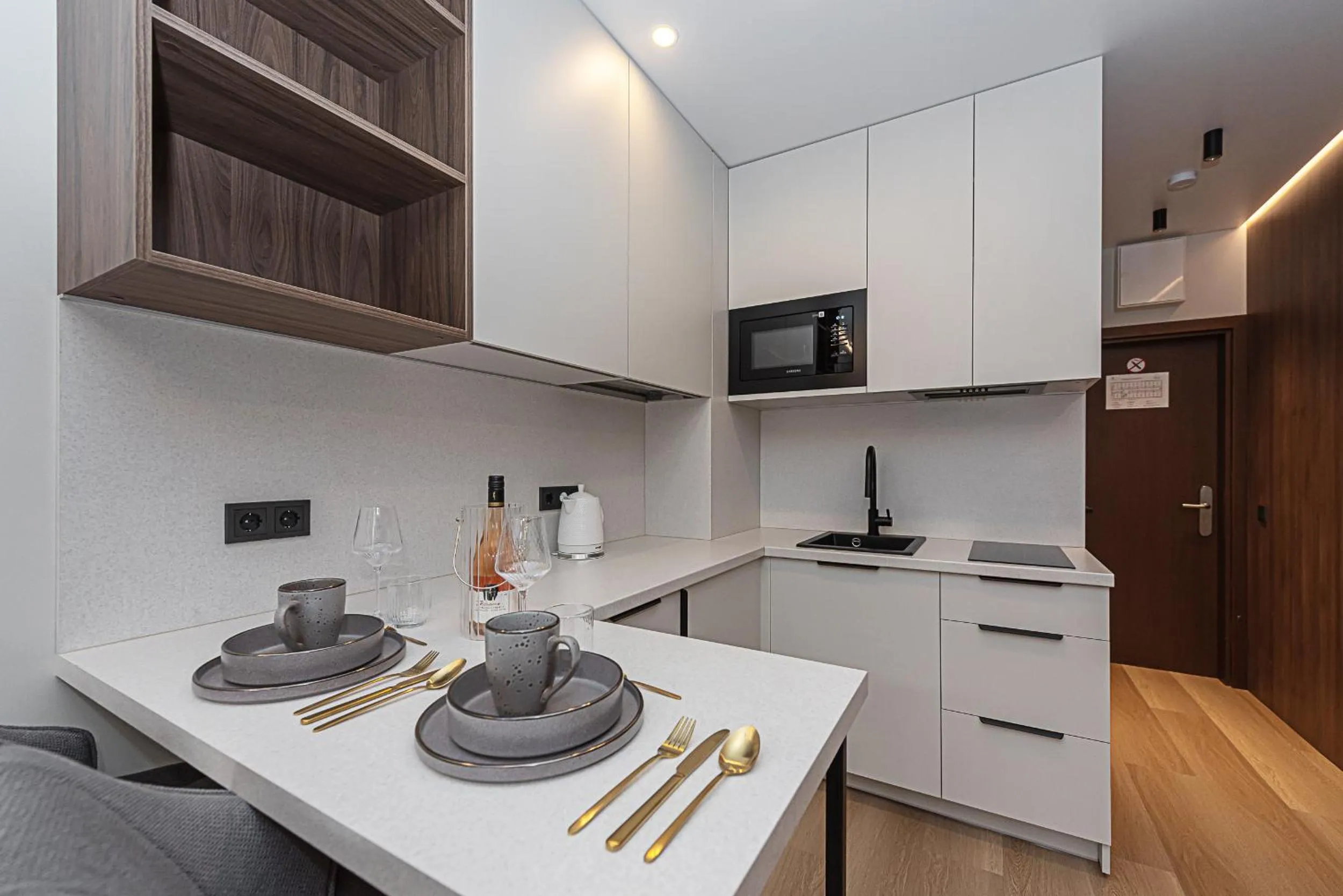 Kitchen or kitchenette in Vilnius City Hotel