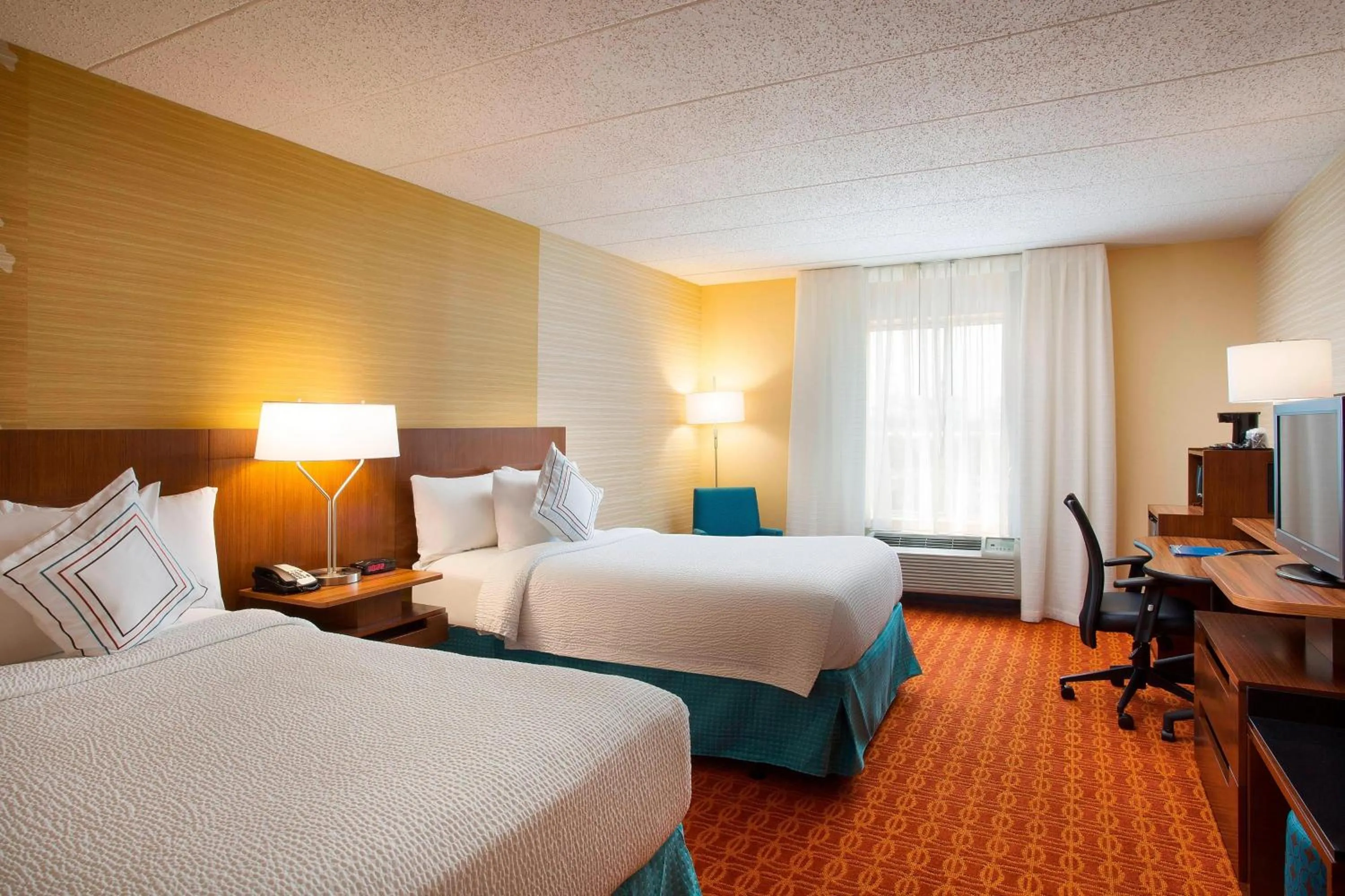 Photo of the whole room, Bed in Fairfield Inn & Suites Chicago Midway Airport