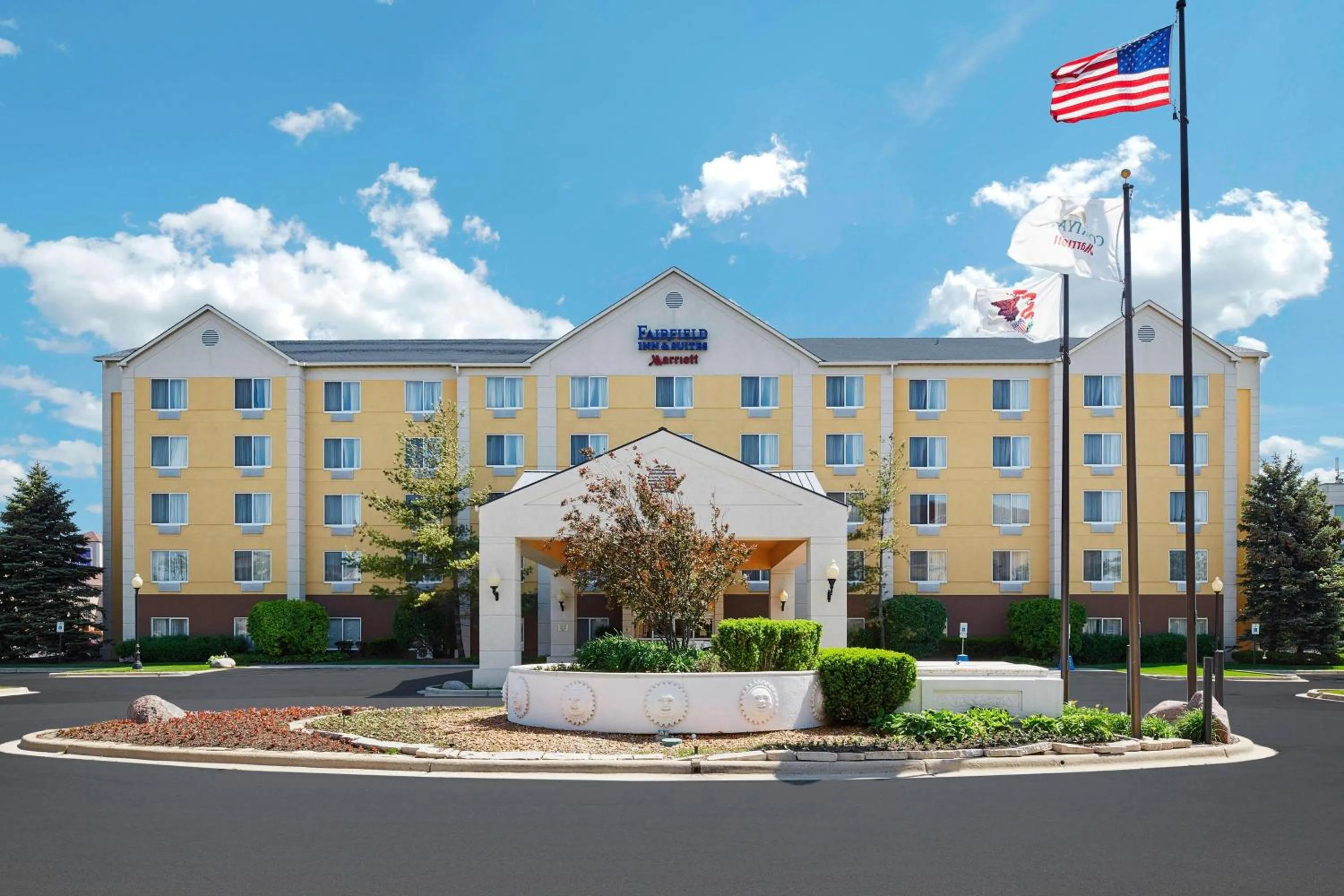 Property building in Fairfield Inn & Suites Chicago Midway Airport