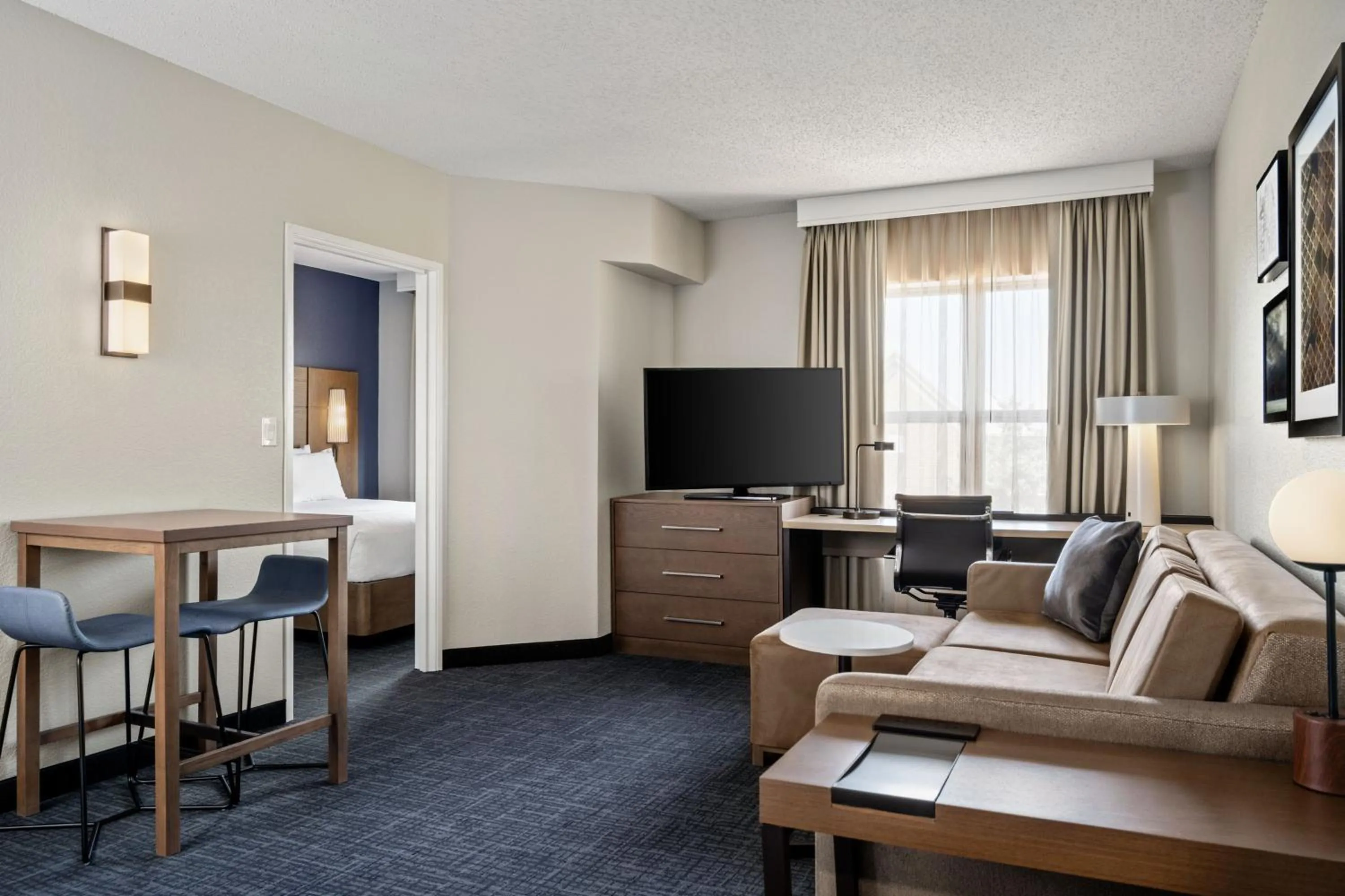 Living room in Residence Inn by Marriott Chicago Naperville/Warrenville