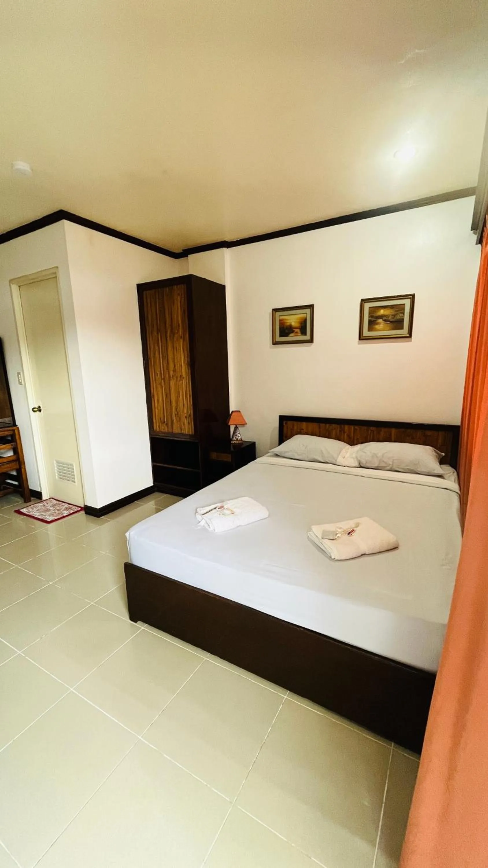Bedroom, Bed in Residencia Lourdes