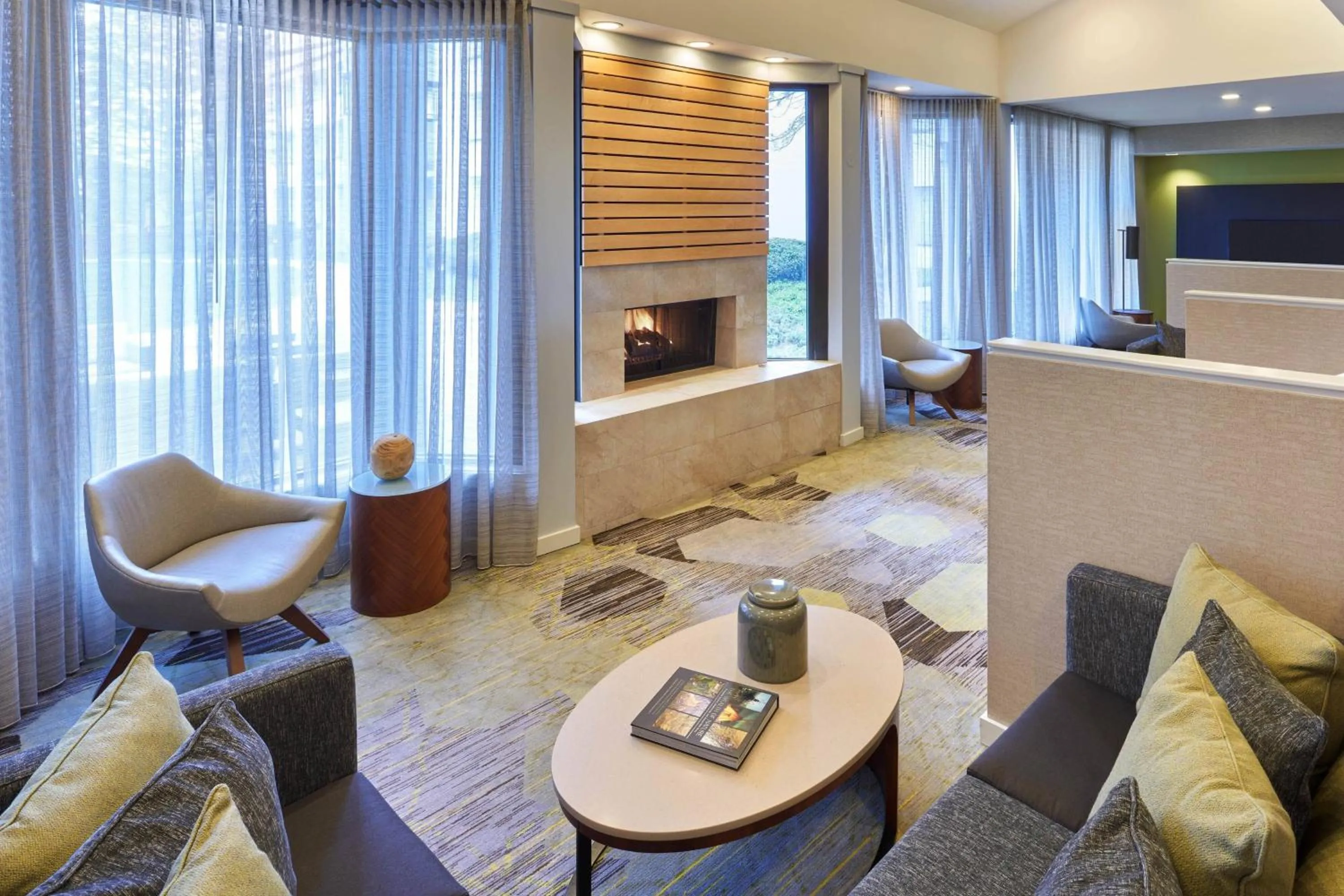 Lobby or reception in Courtyard Chicago Wood Dale / Itasca