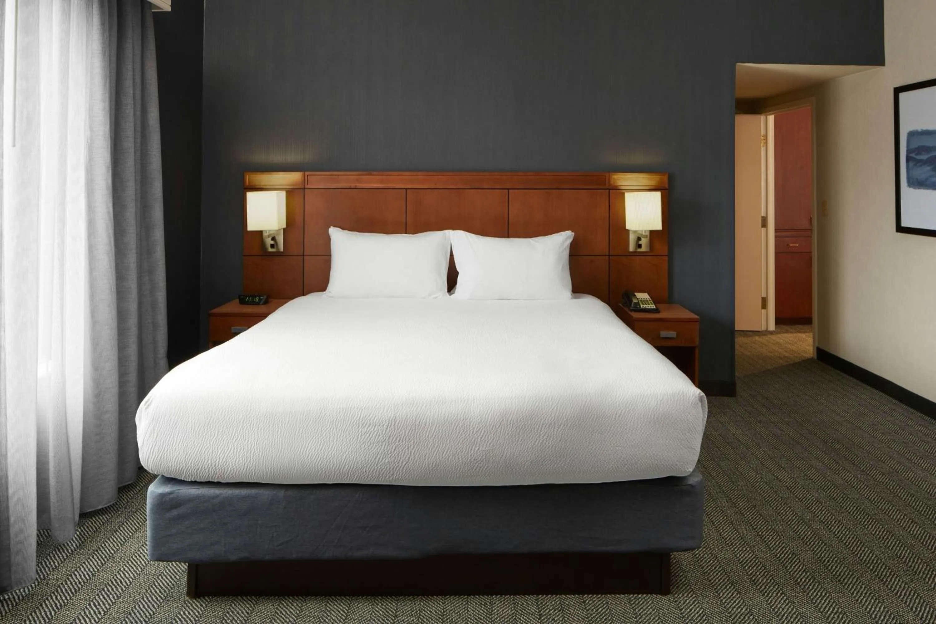 Bedroom, Bed in Courtyard Charlottesville - University Medical Center