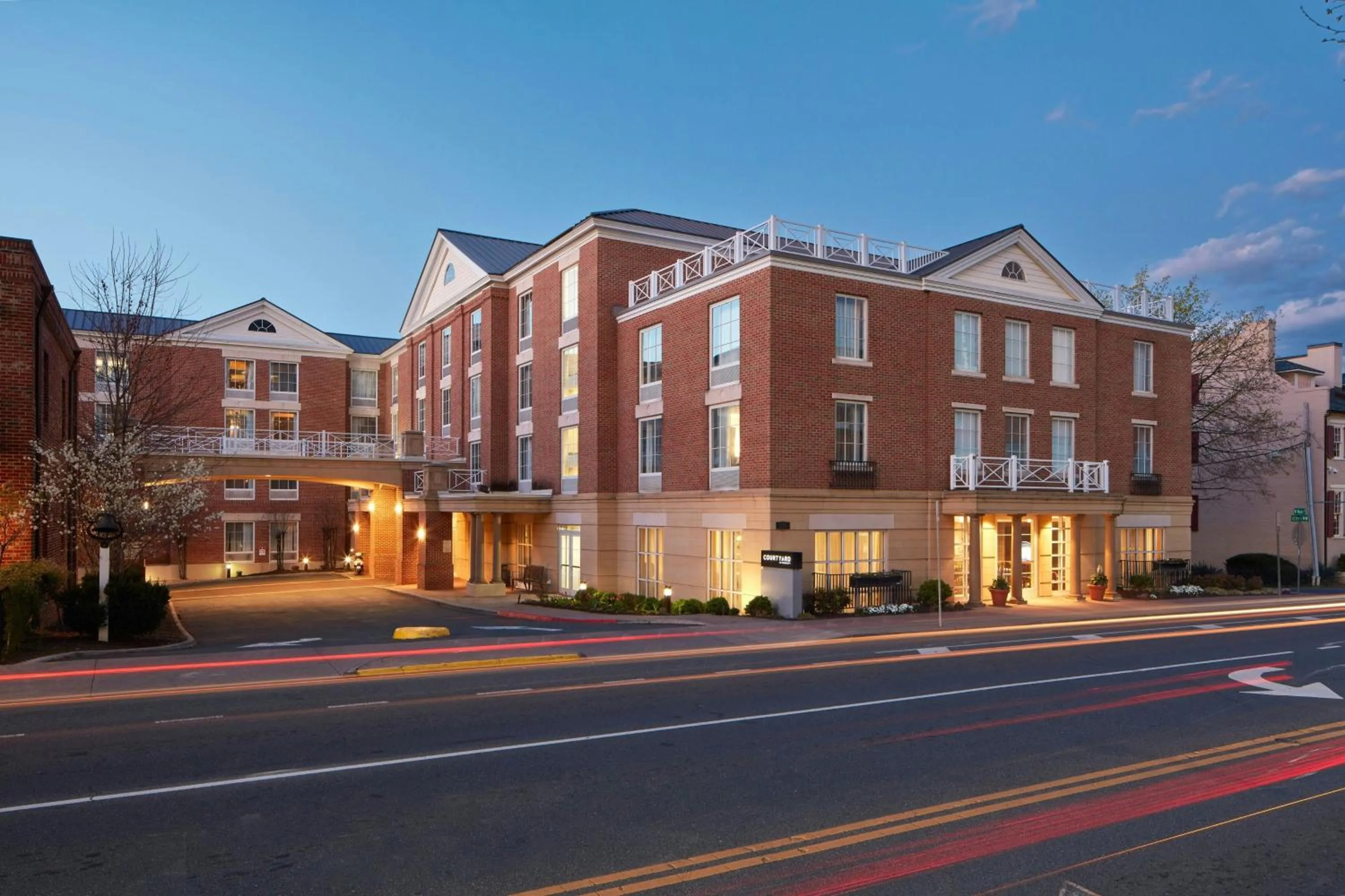Property building in Courtyard Charlottesville - University Medical Center