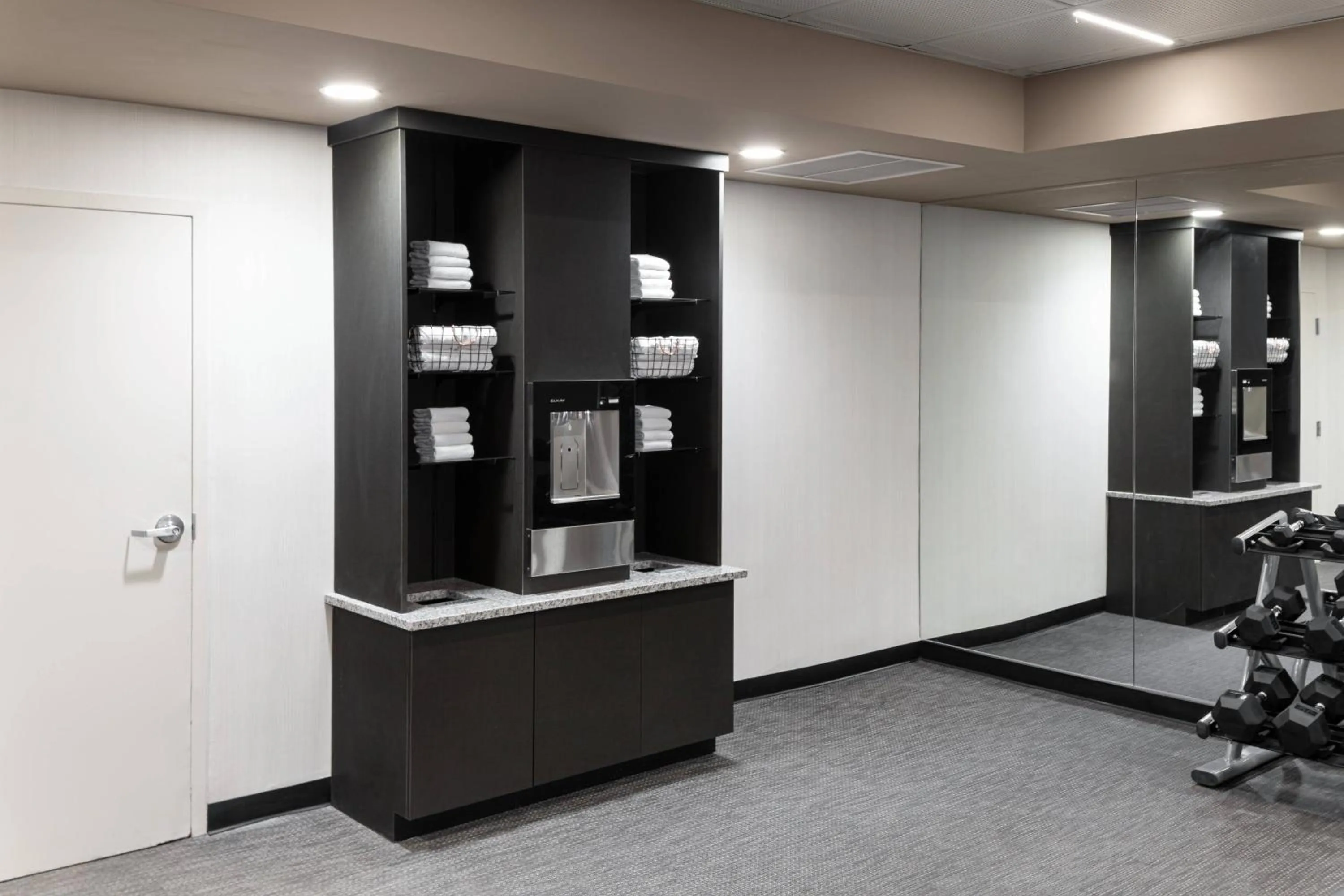 Fitness centre/facilities in Courtyard Charlottesville - University Medical Center