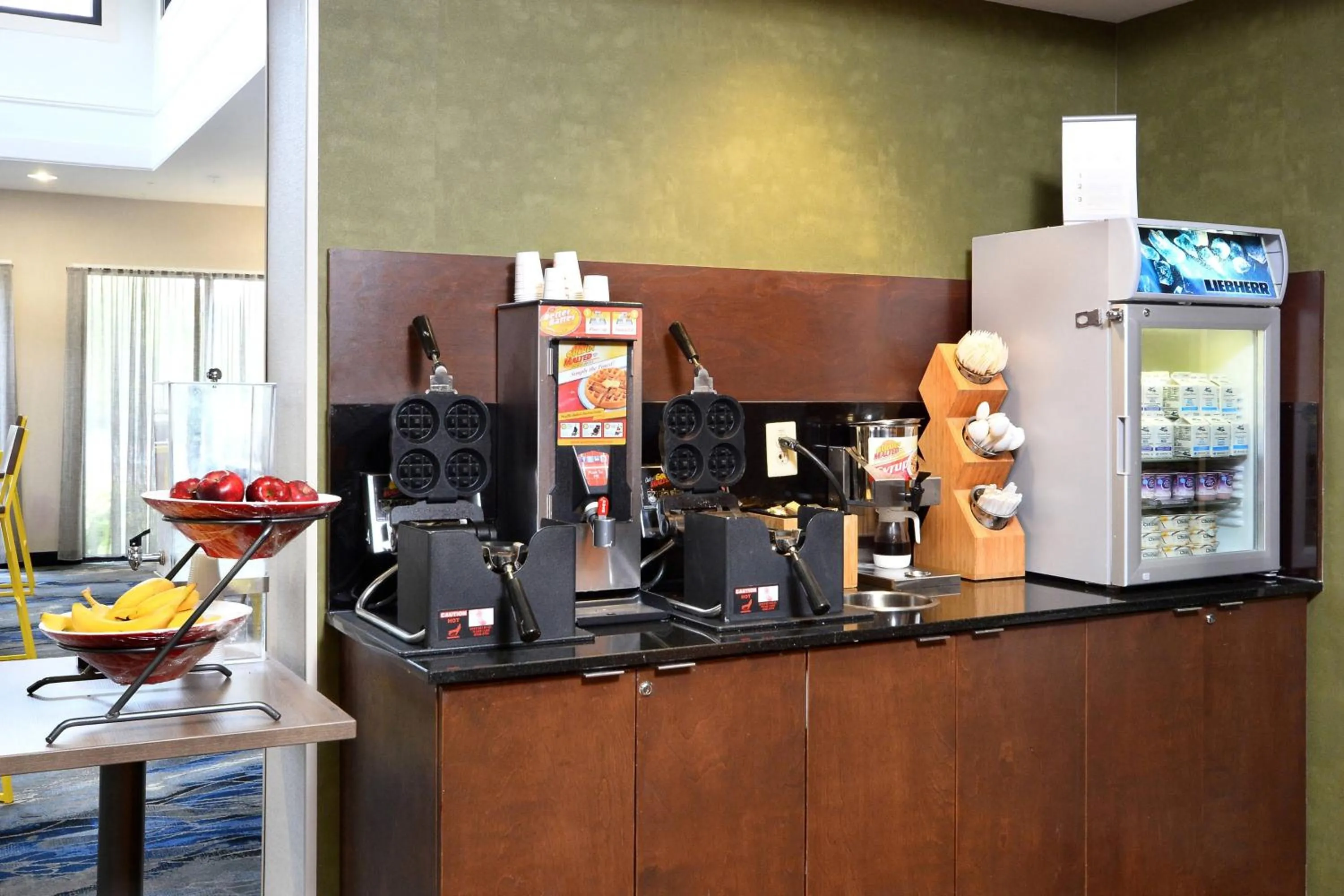 Restaurant/places to eat in Fairfield Inn & Suites by Marriott Charlottesville North