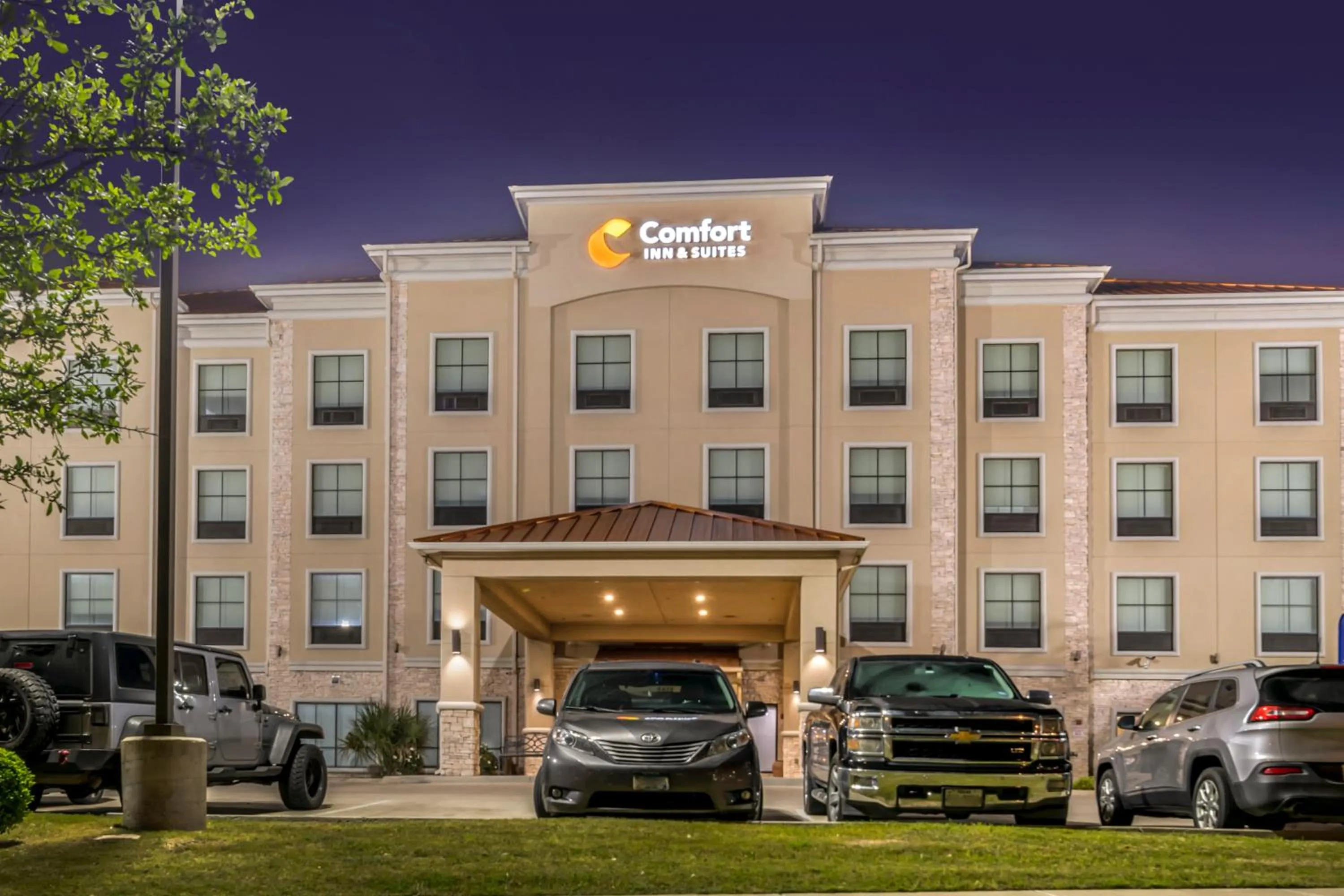 Property building in Comfort Inn & Suites Fort Worth - Fossil Creek