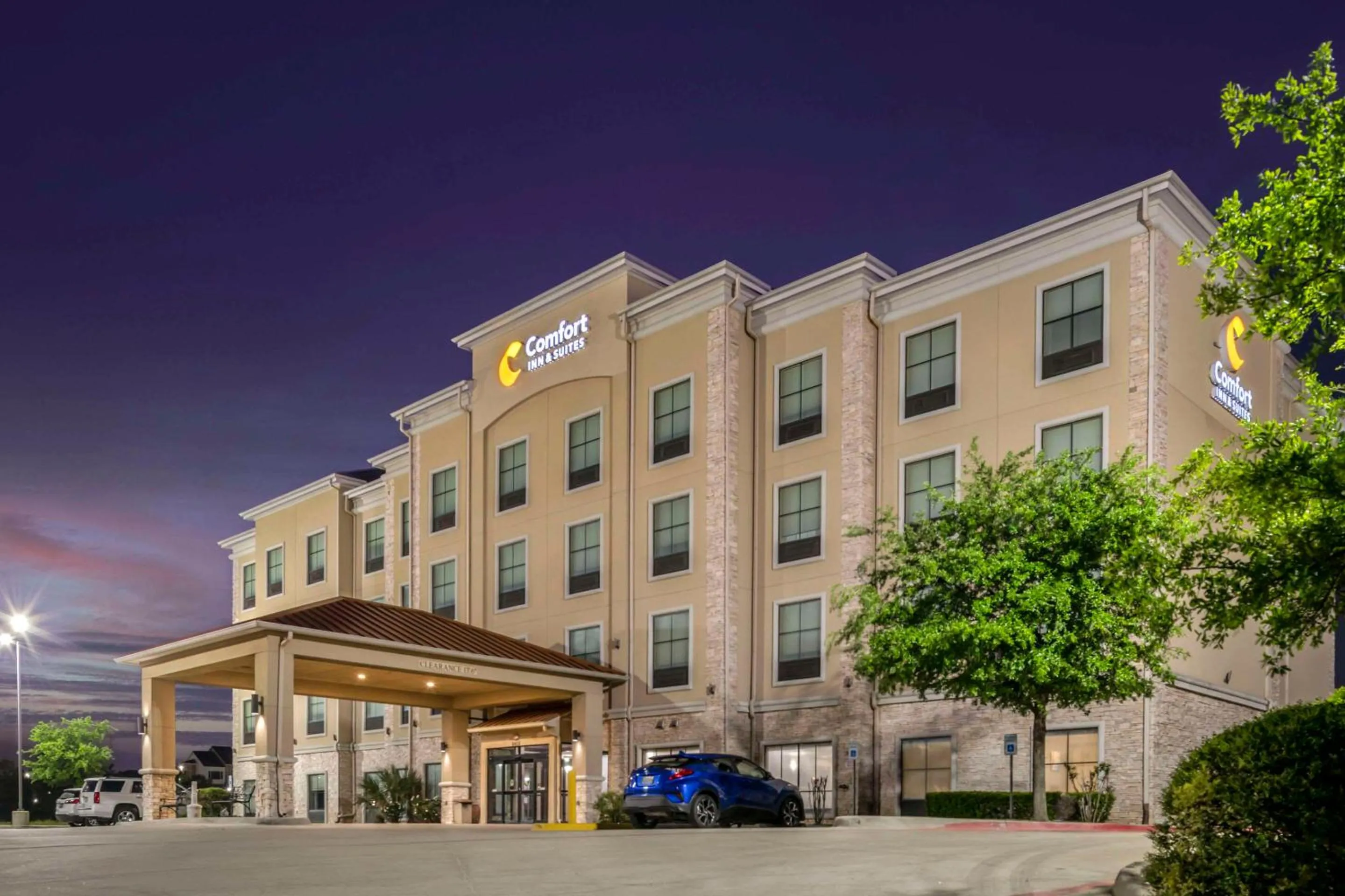 Property building in Comfort Inn & Suites Fort Worth - Fossil Creek