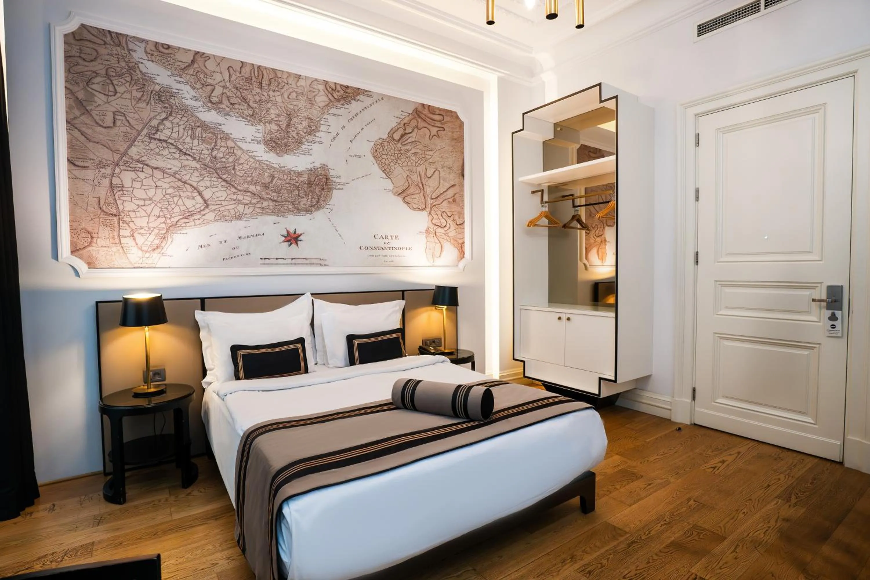 Bed in AKKA Lush Hotel Taksim