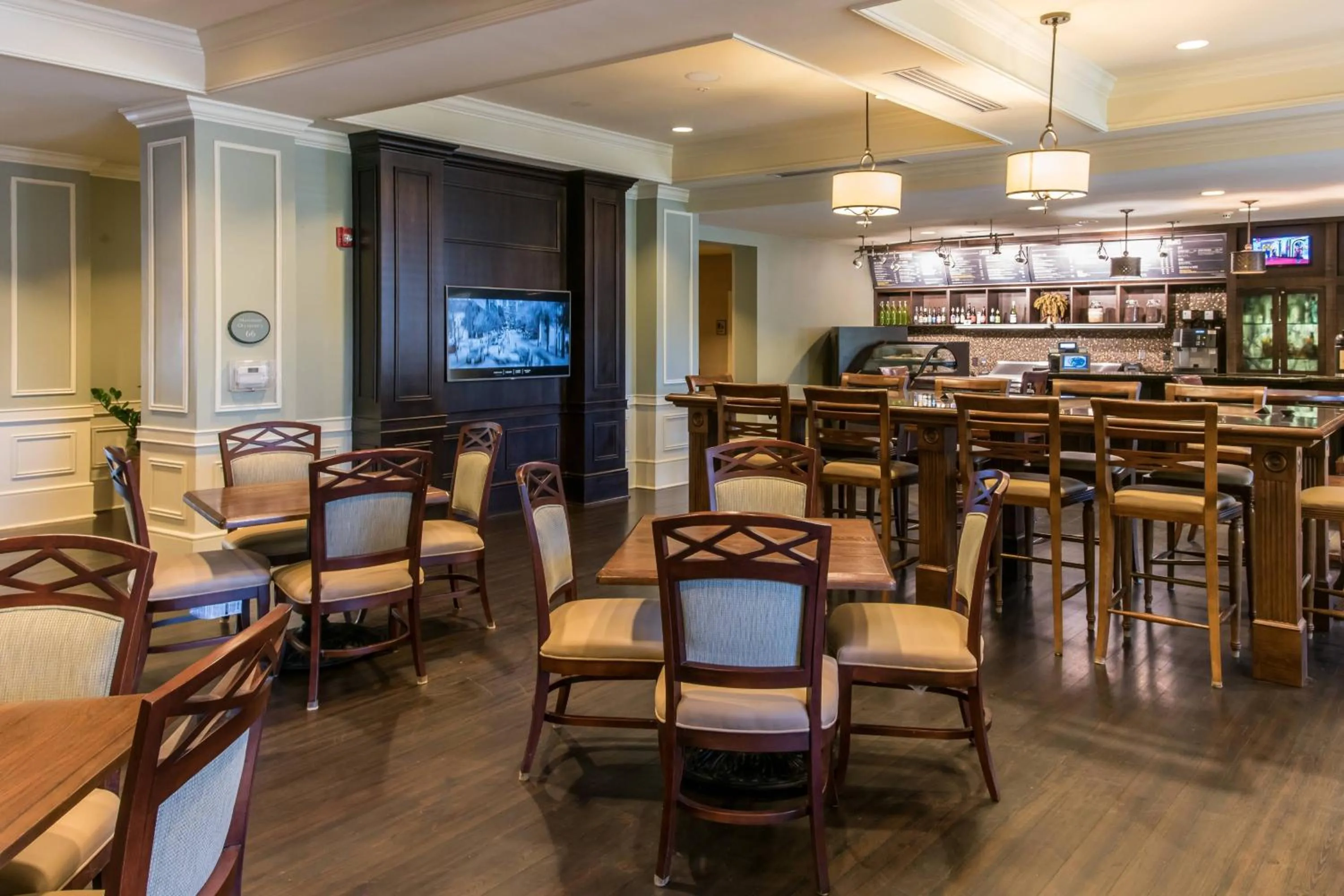 Restaurant/places to eat in Courtyard Charleston Mount Pleasant