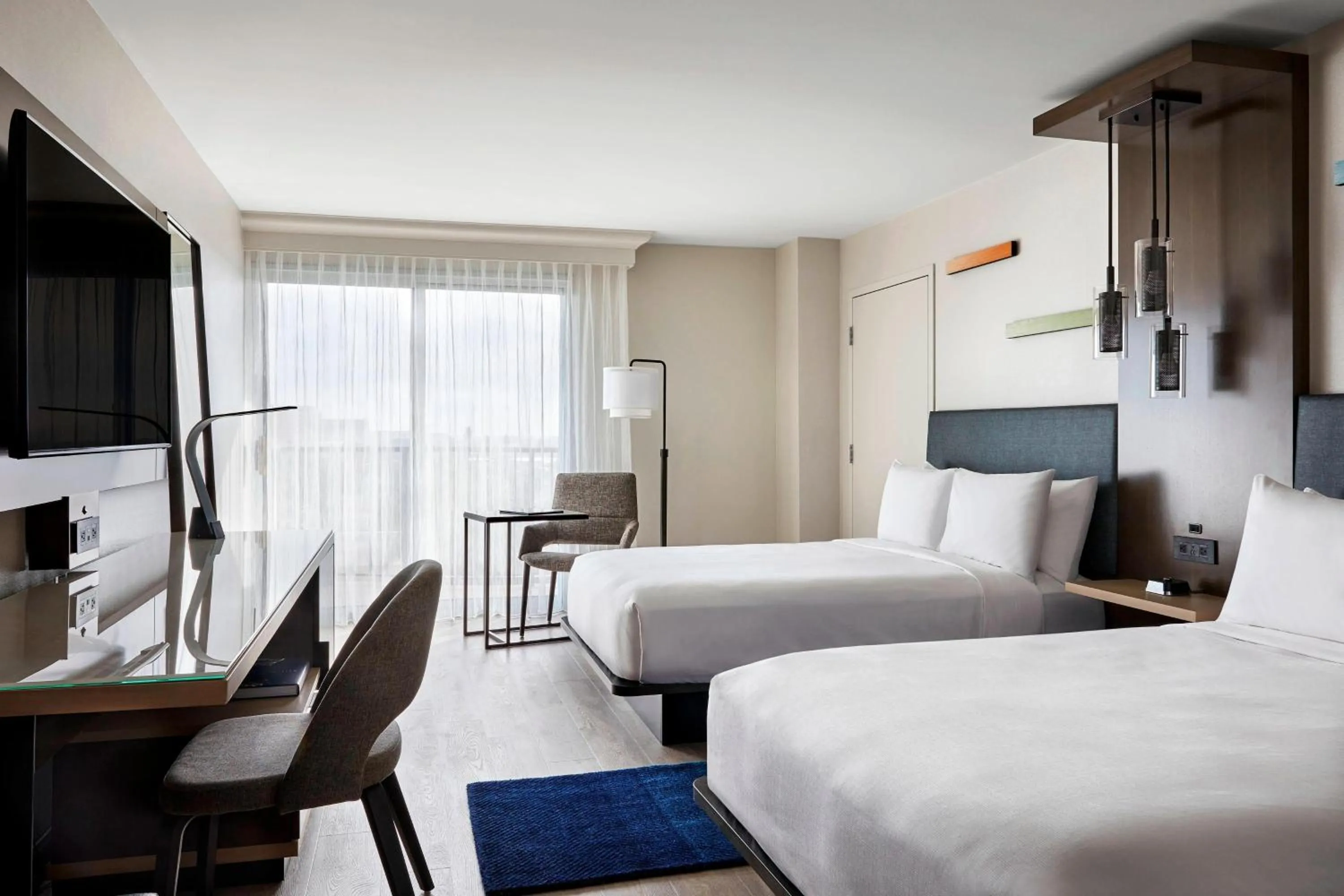 Photo of the whole room, Bed in Anaheim Marriott