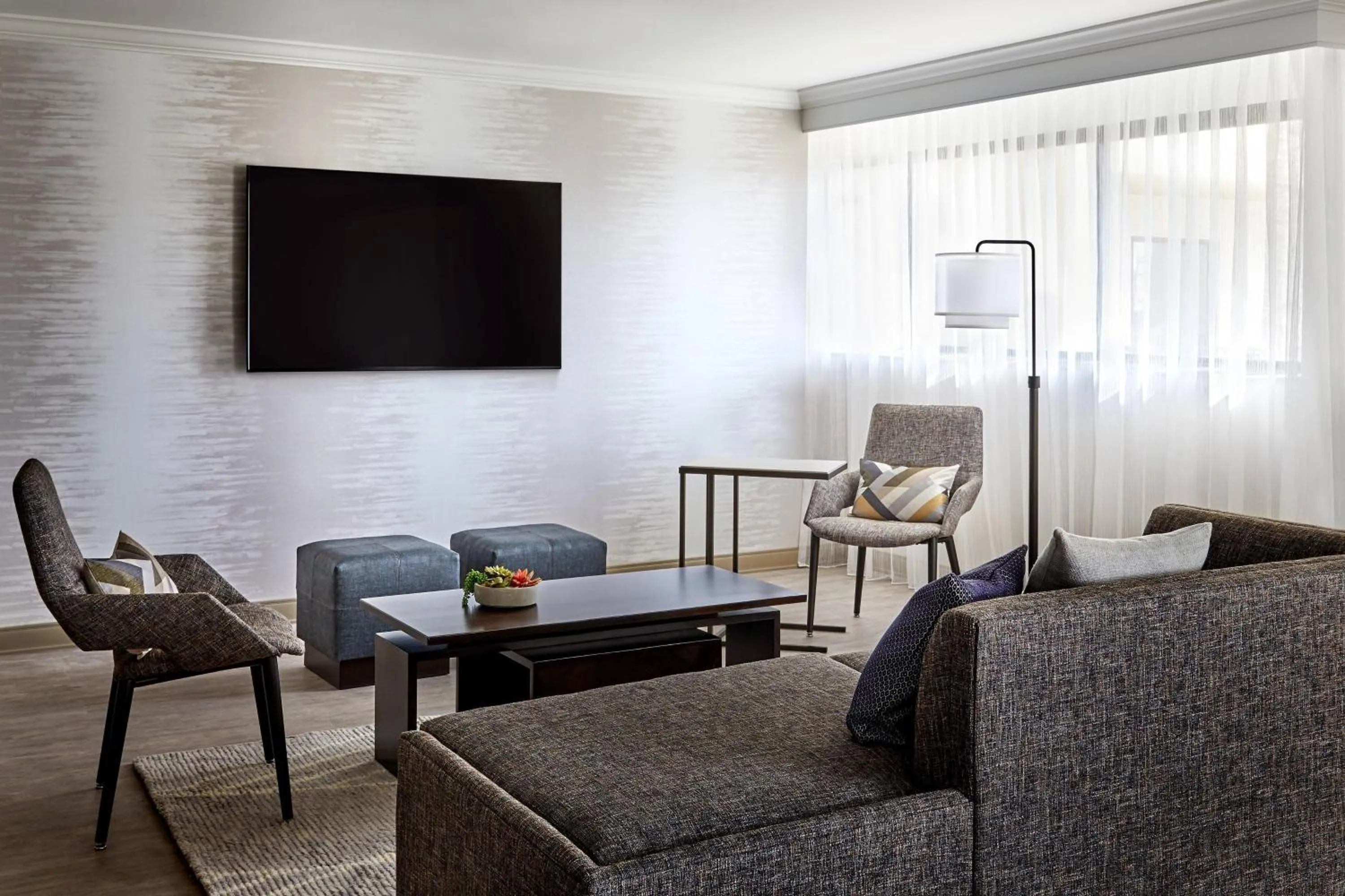 Living room in Anaheim Marriott