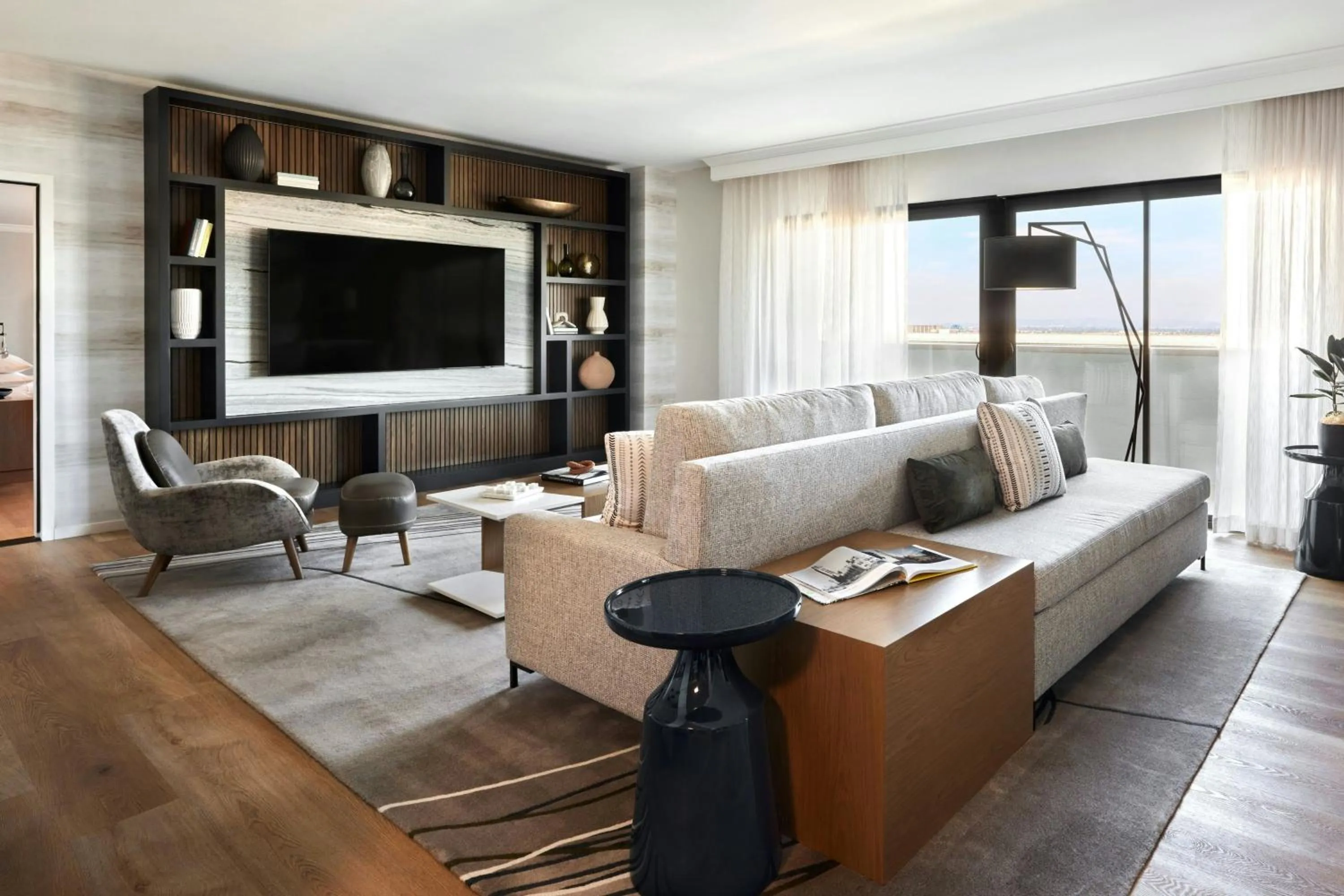 Living room in Anaheim Marriott