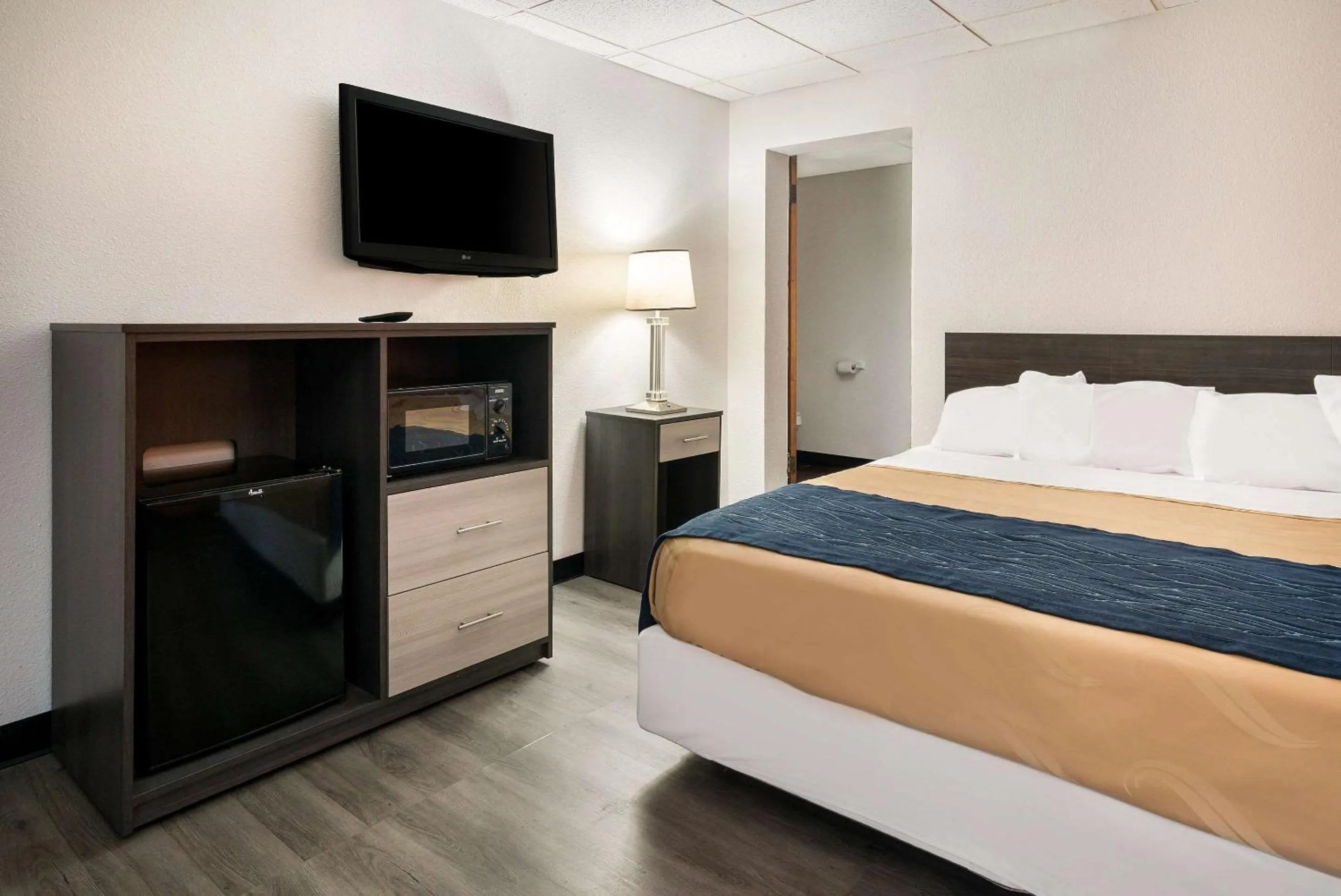 Bedroom, Bed in Rodeway Inn Harlan