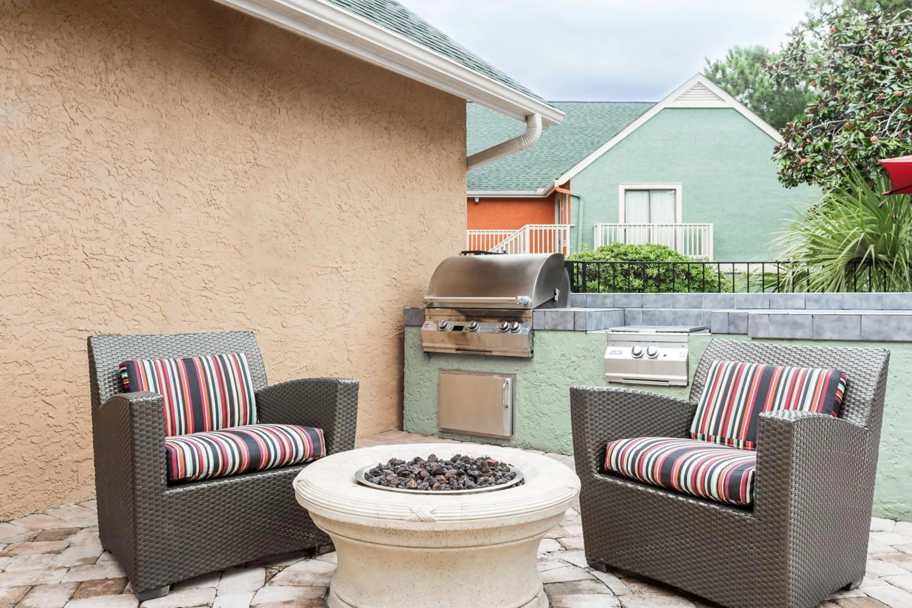 BBQ facilities in Hawthorn Suites By Wyndham North Charleston