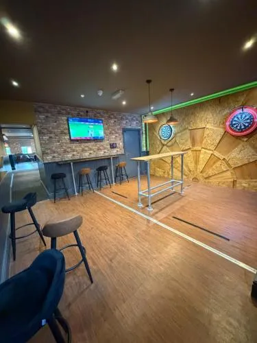 The Victoria Bar & Hotel