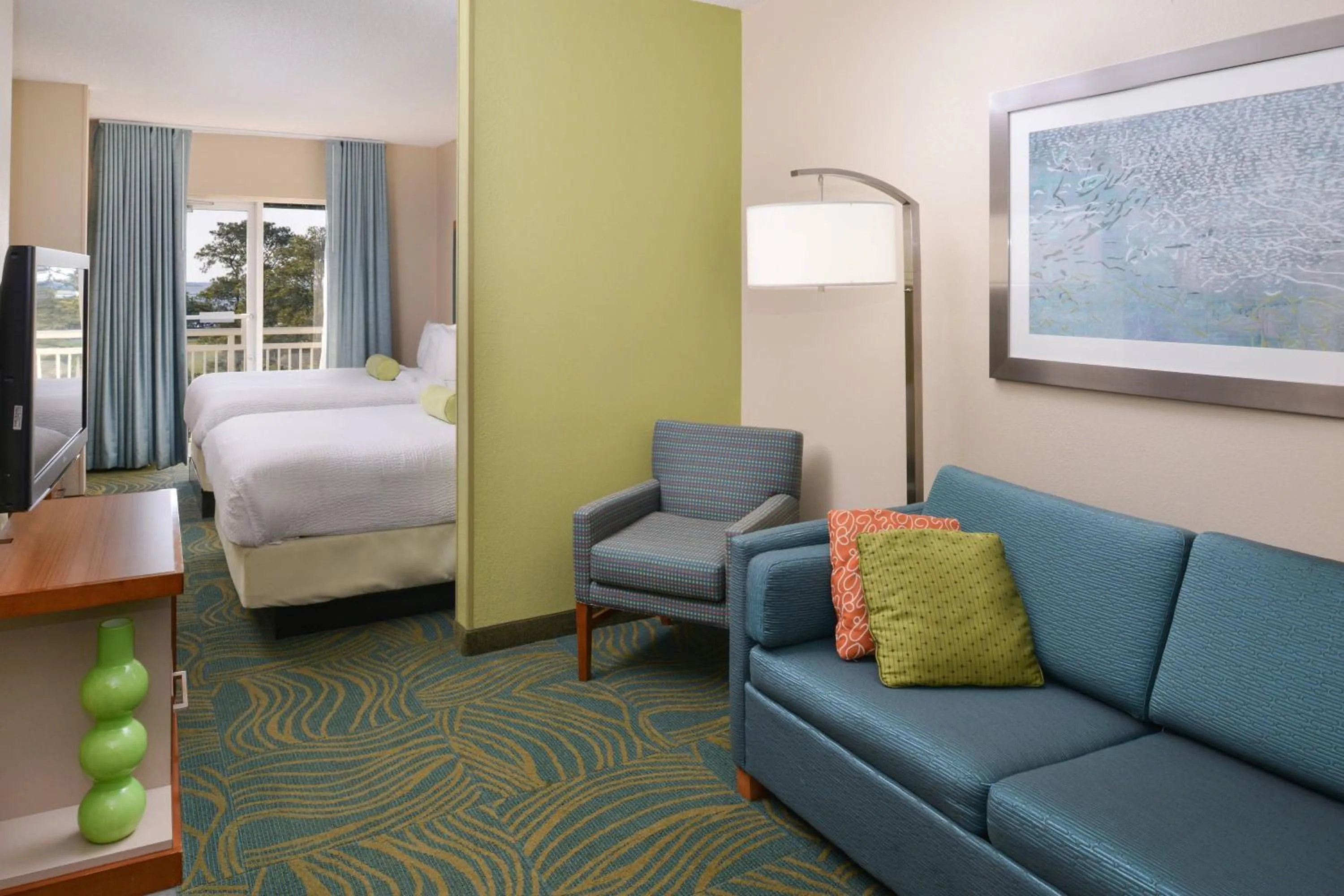 Living room, Bed in SpringHill Suites by Marriott Charleston Riverview