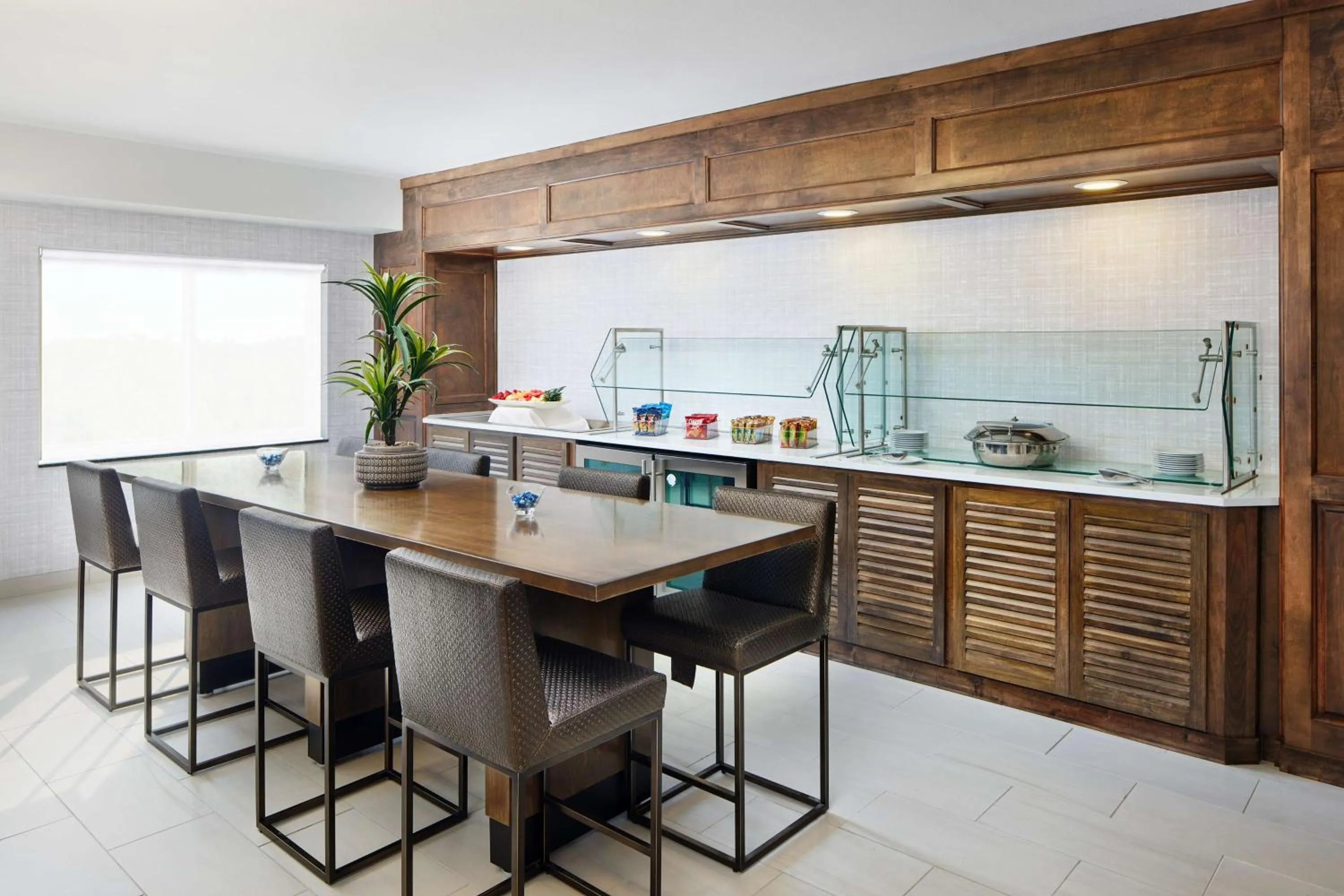 Property building in Hilton Charlotte Airport Hotel