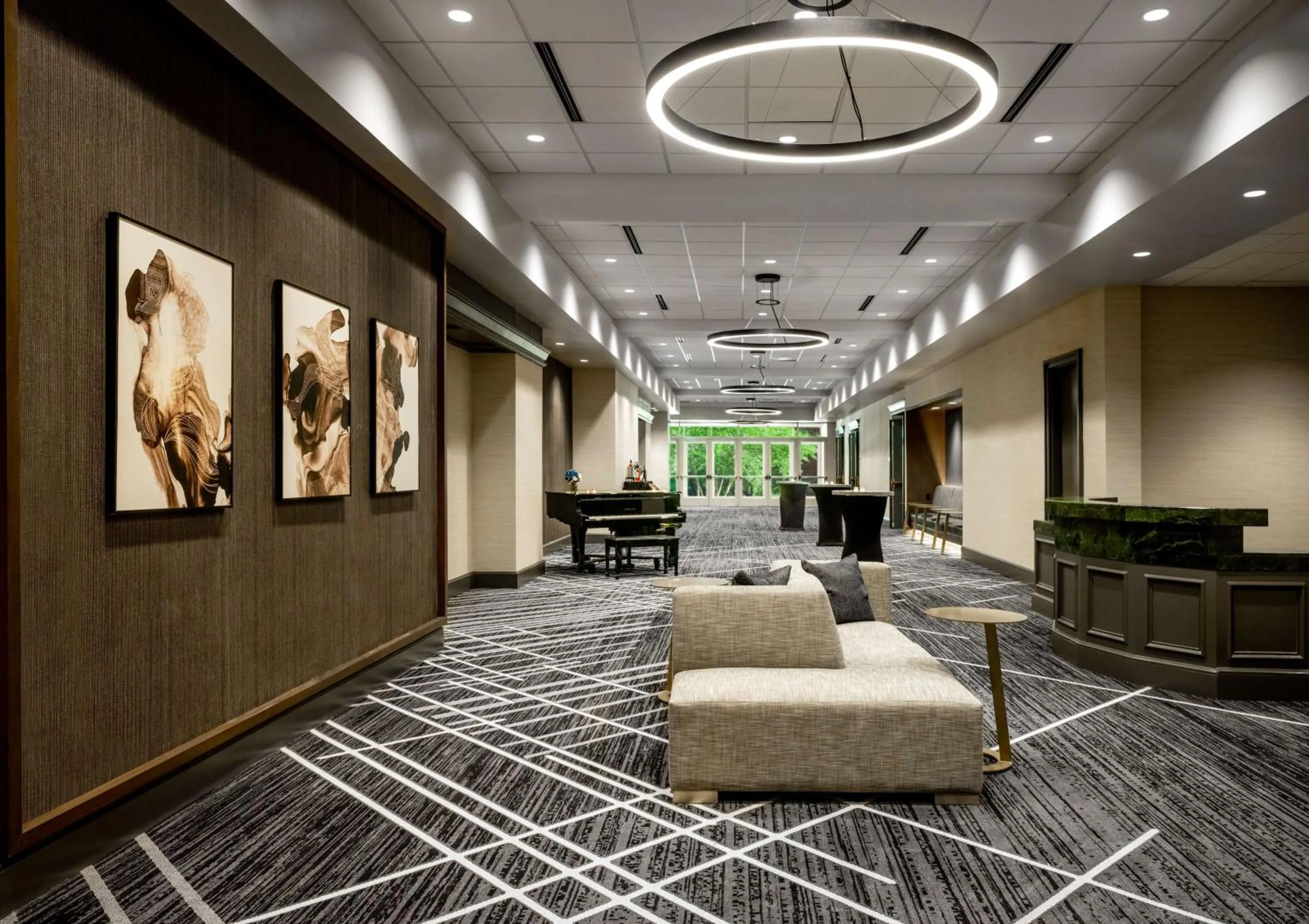 Meeting/conference room in Hilton Charlotte Airport Hotel