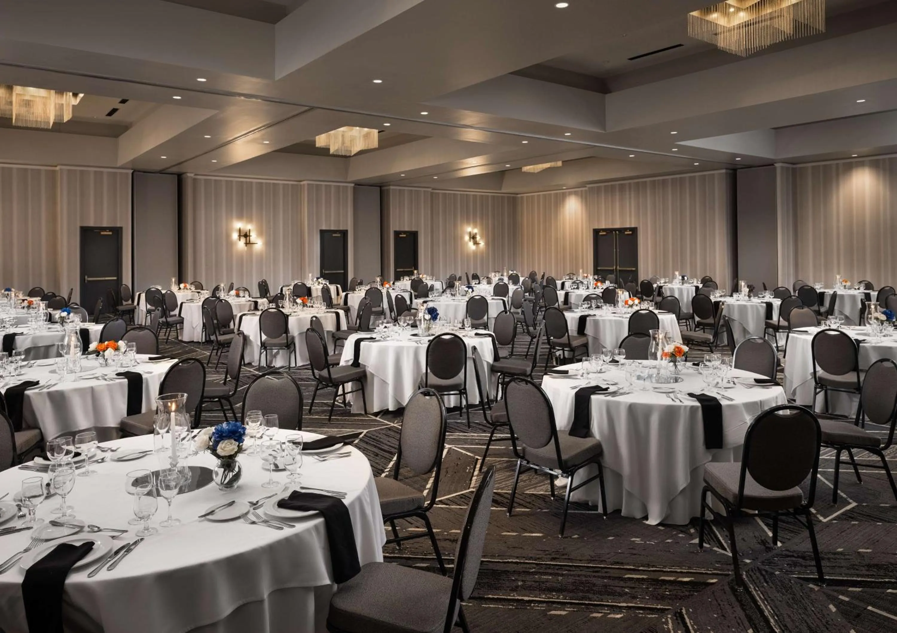 Meeting/conference room in Hilton Charlotte Airport Hotel