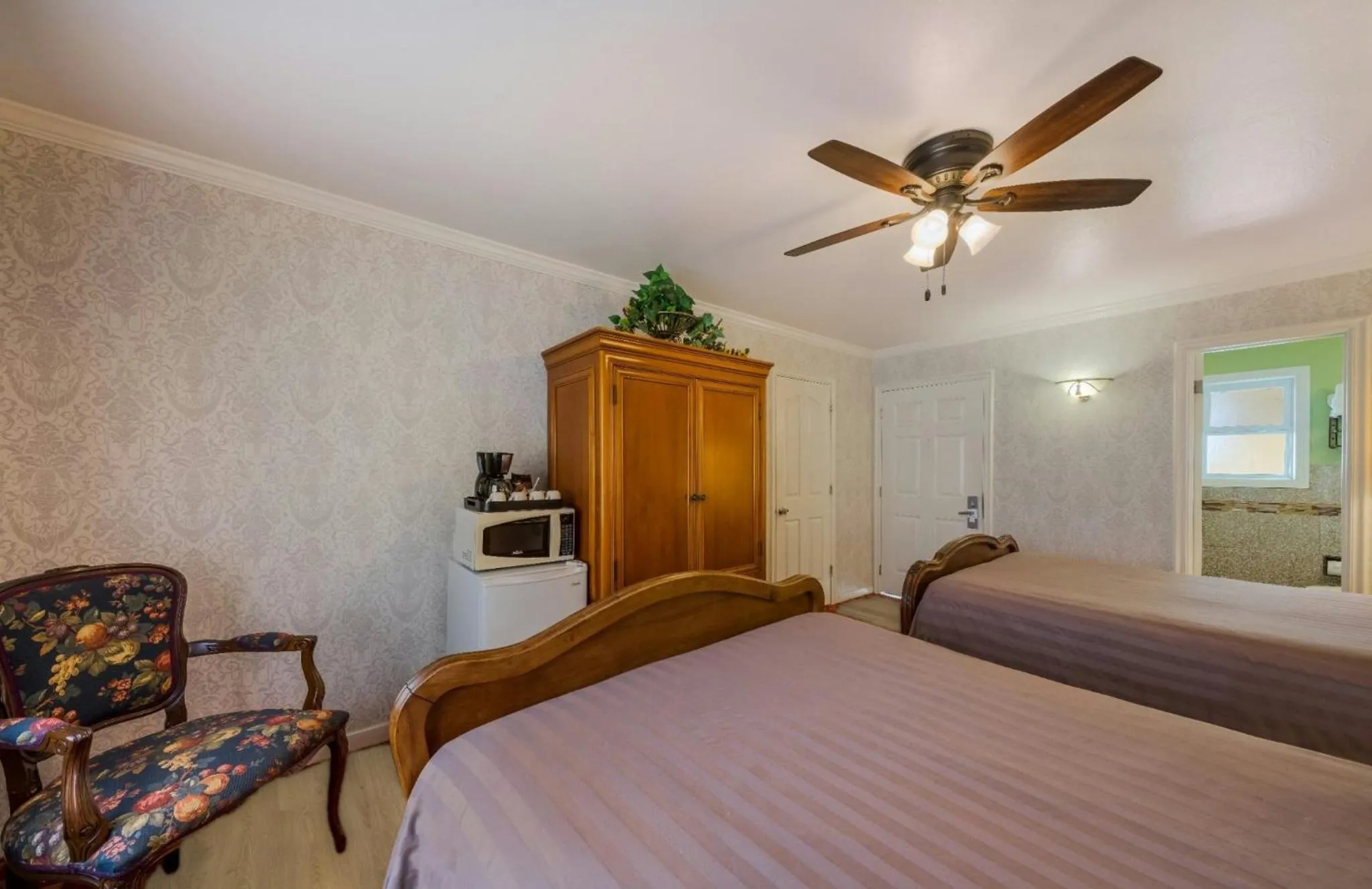 Bedroom, Bed in Carmel Inn & Suites