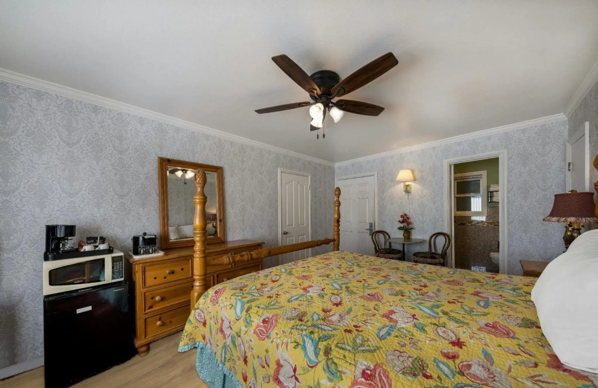 Bedroom, Bed in Carmel Inn & Suites