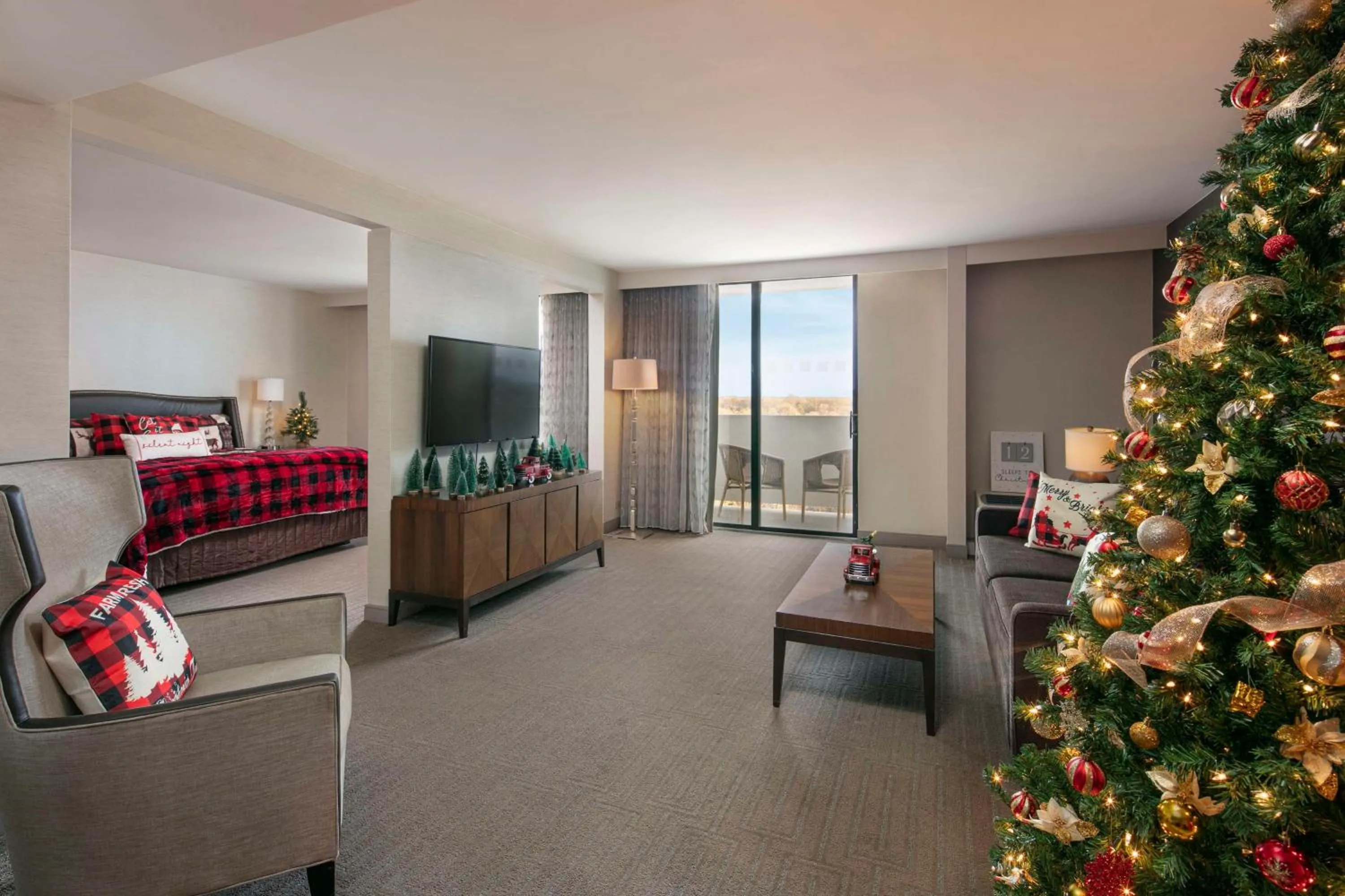 Photo of the whole room in Sonesta Charlotte Lower South End