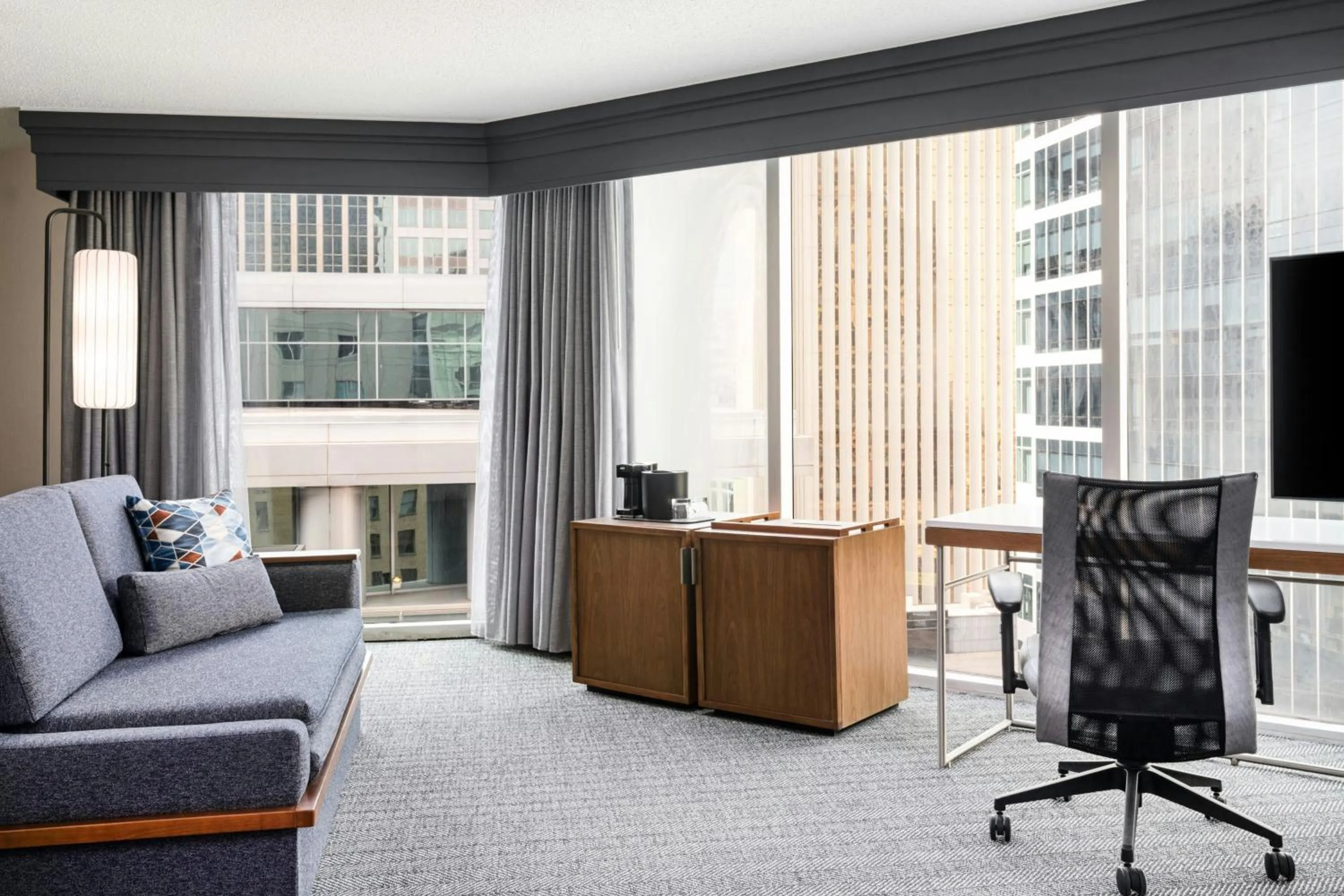 Photo of the whole room in Courtyard Charlotte City Center