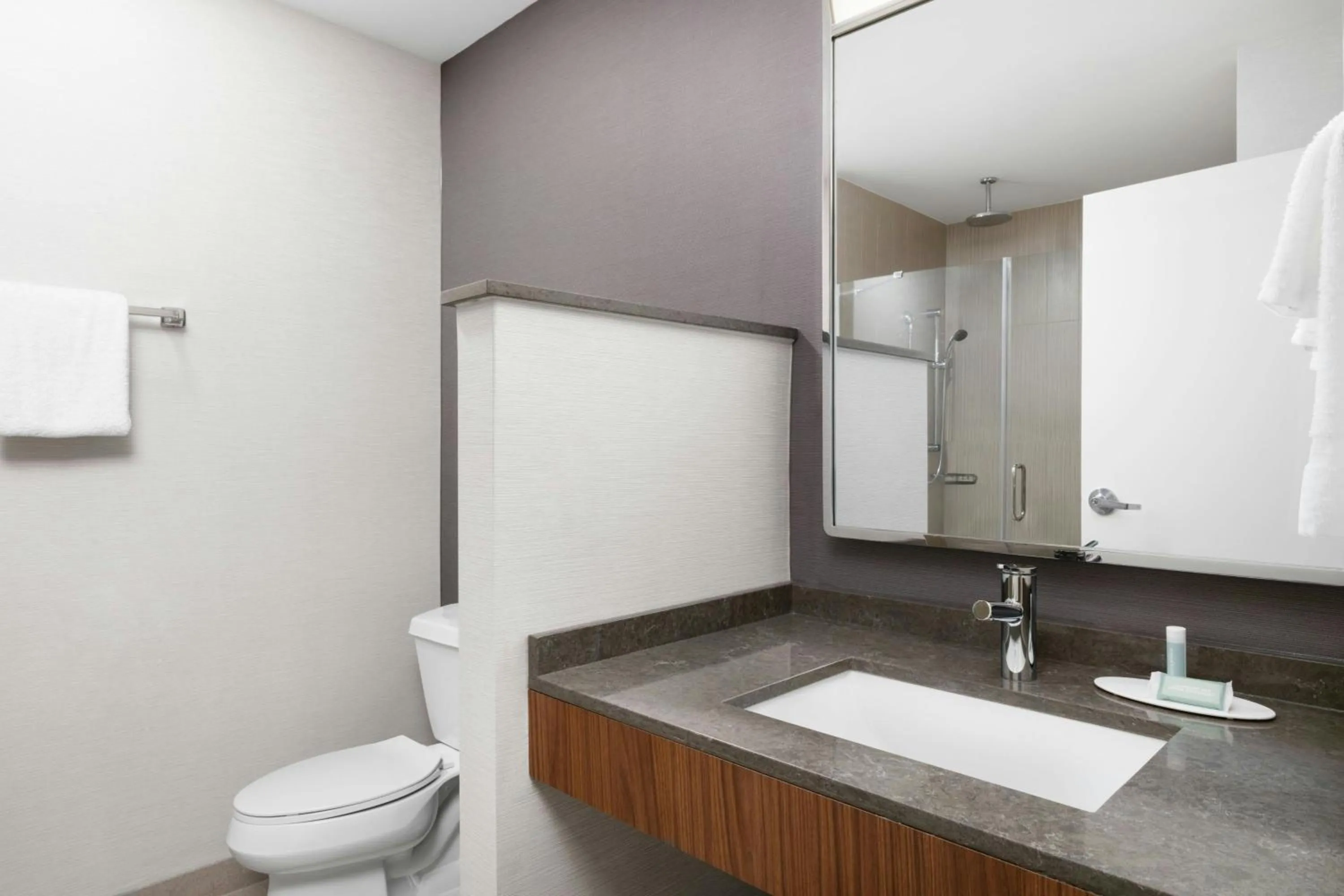 Bathroom in Courtyard Charlotte City Center