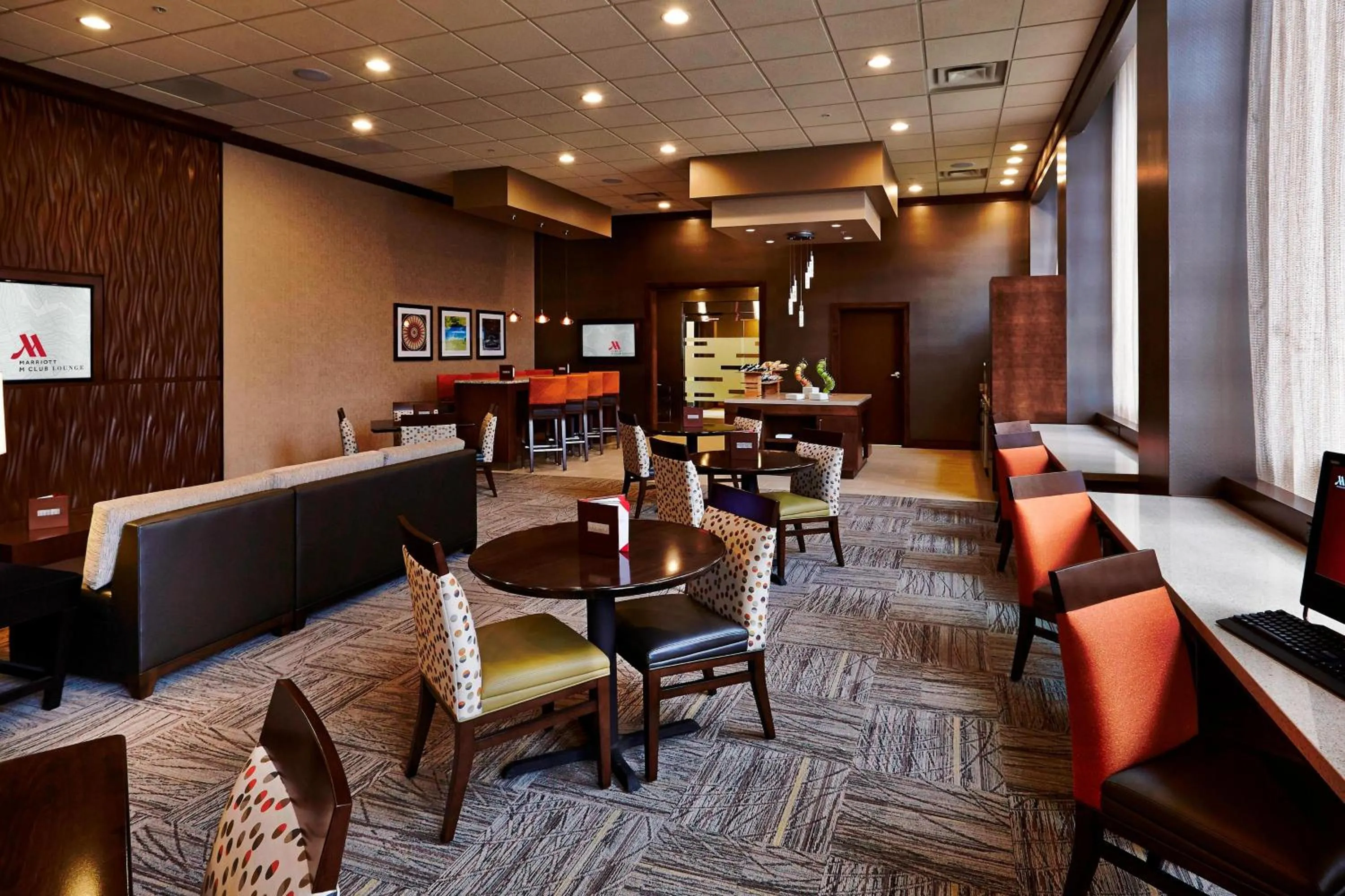 Lounge or bar in Columbus Airport Marriott