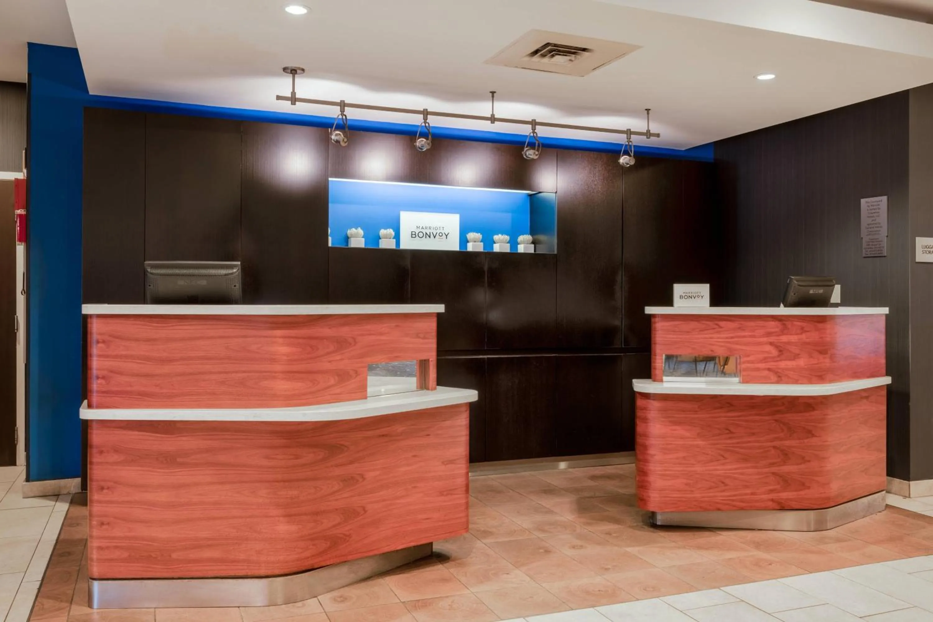 Lobby or reception in Courtyard Columbus Airport