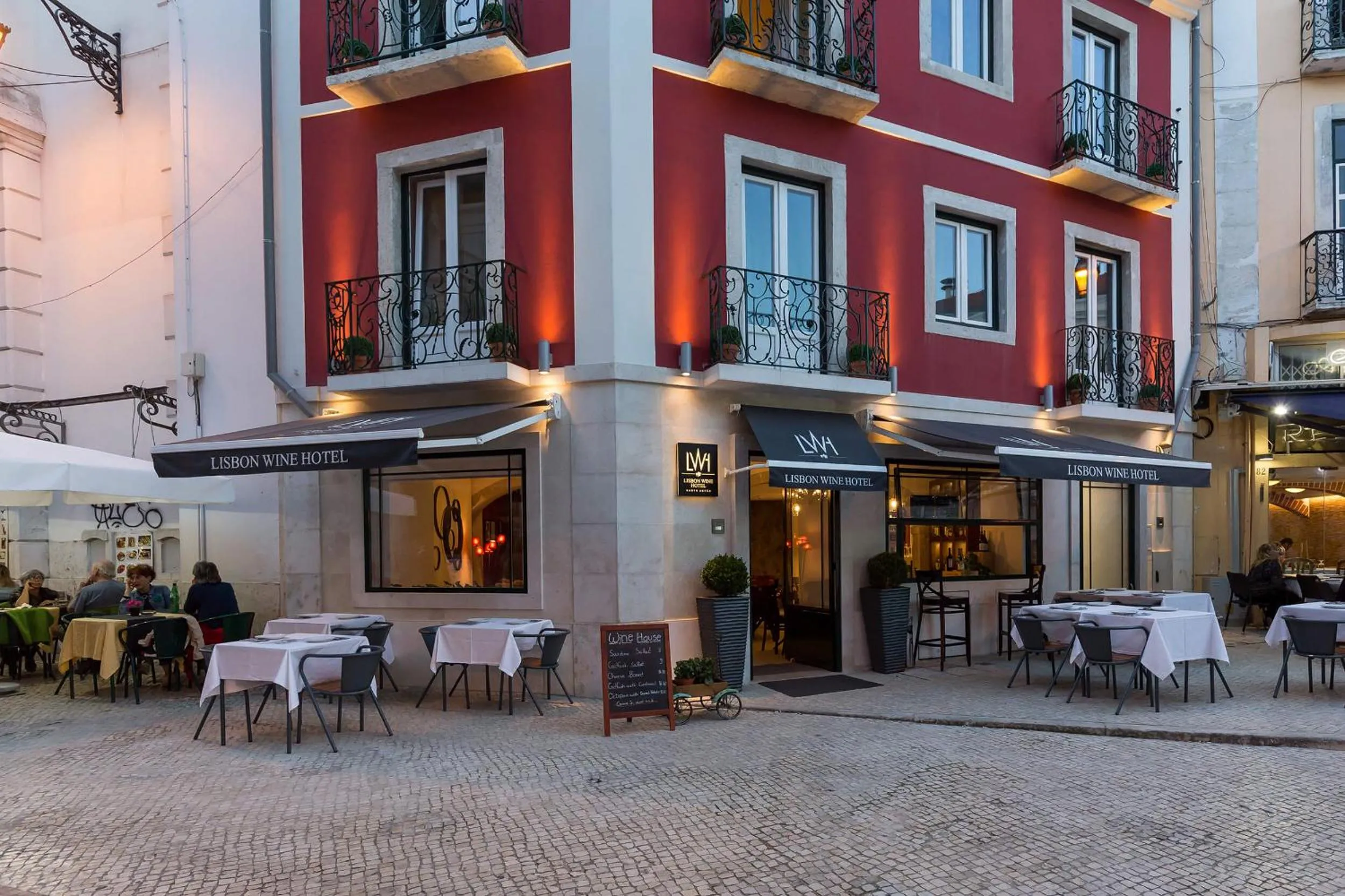 Restaurant/places to eat in Lisbon Wine Hotel