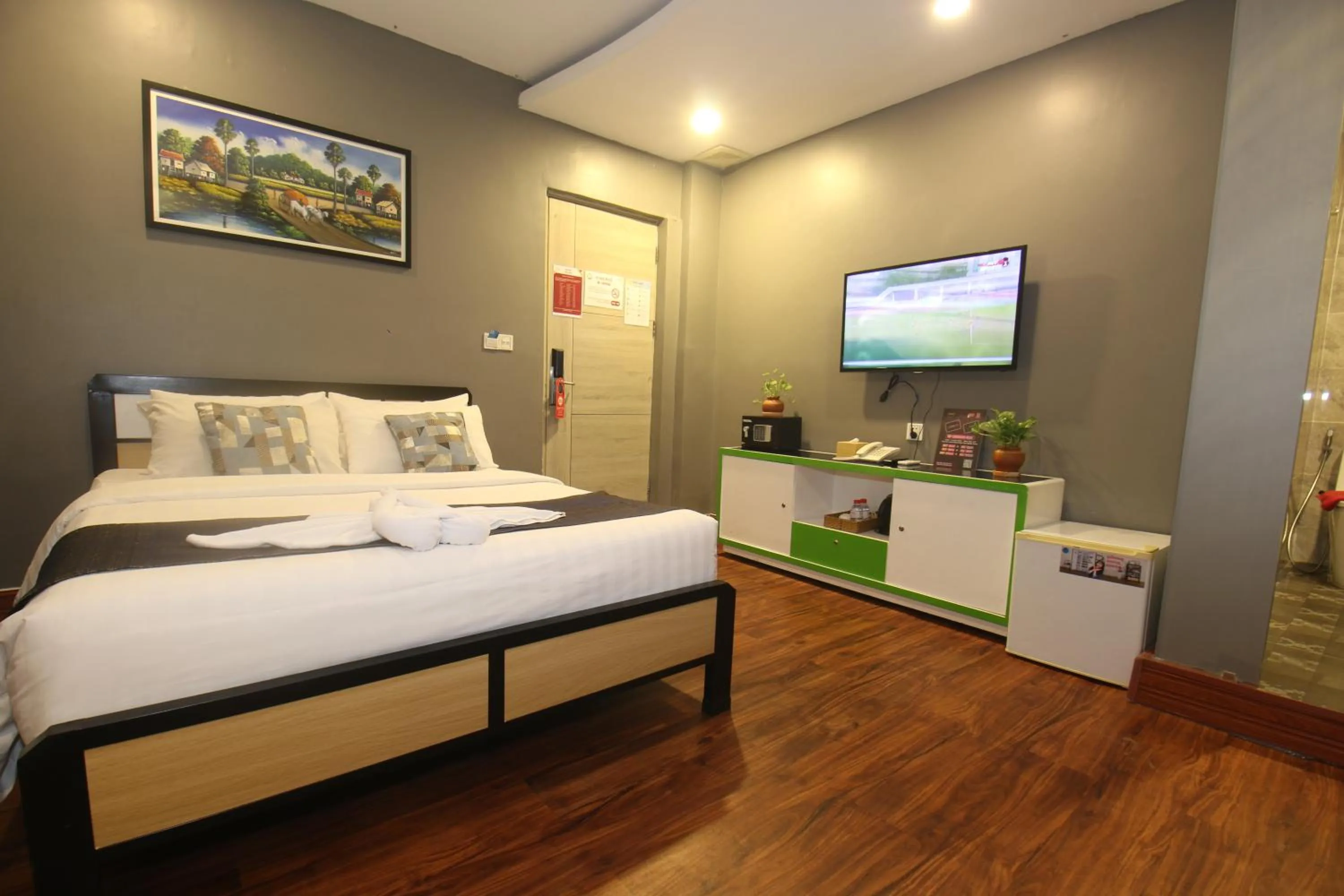TV and multimedia, Bed in Ostro Hotel