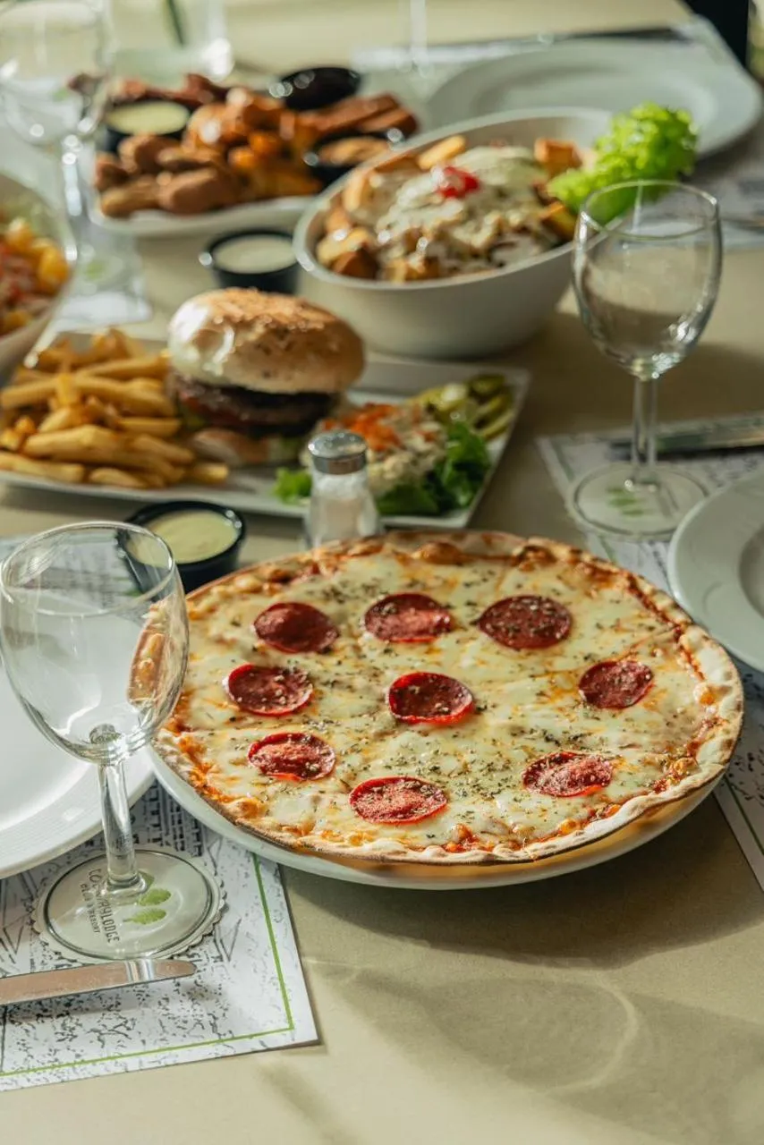 Food and drinks in Country Lodge Hotel & Resort Beirut