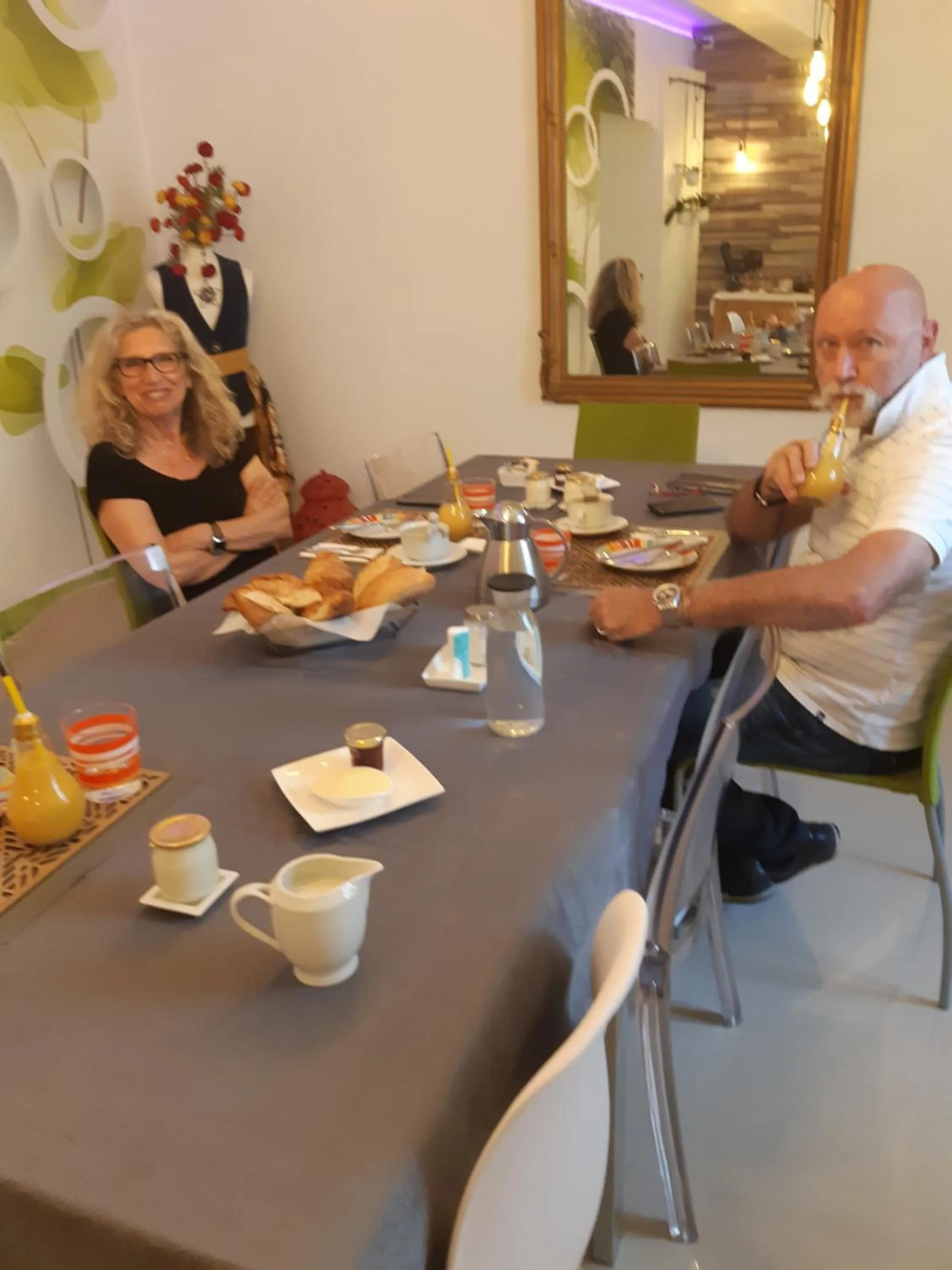 People in Patrick&Pierre Bed and Breakfast Nîmes