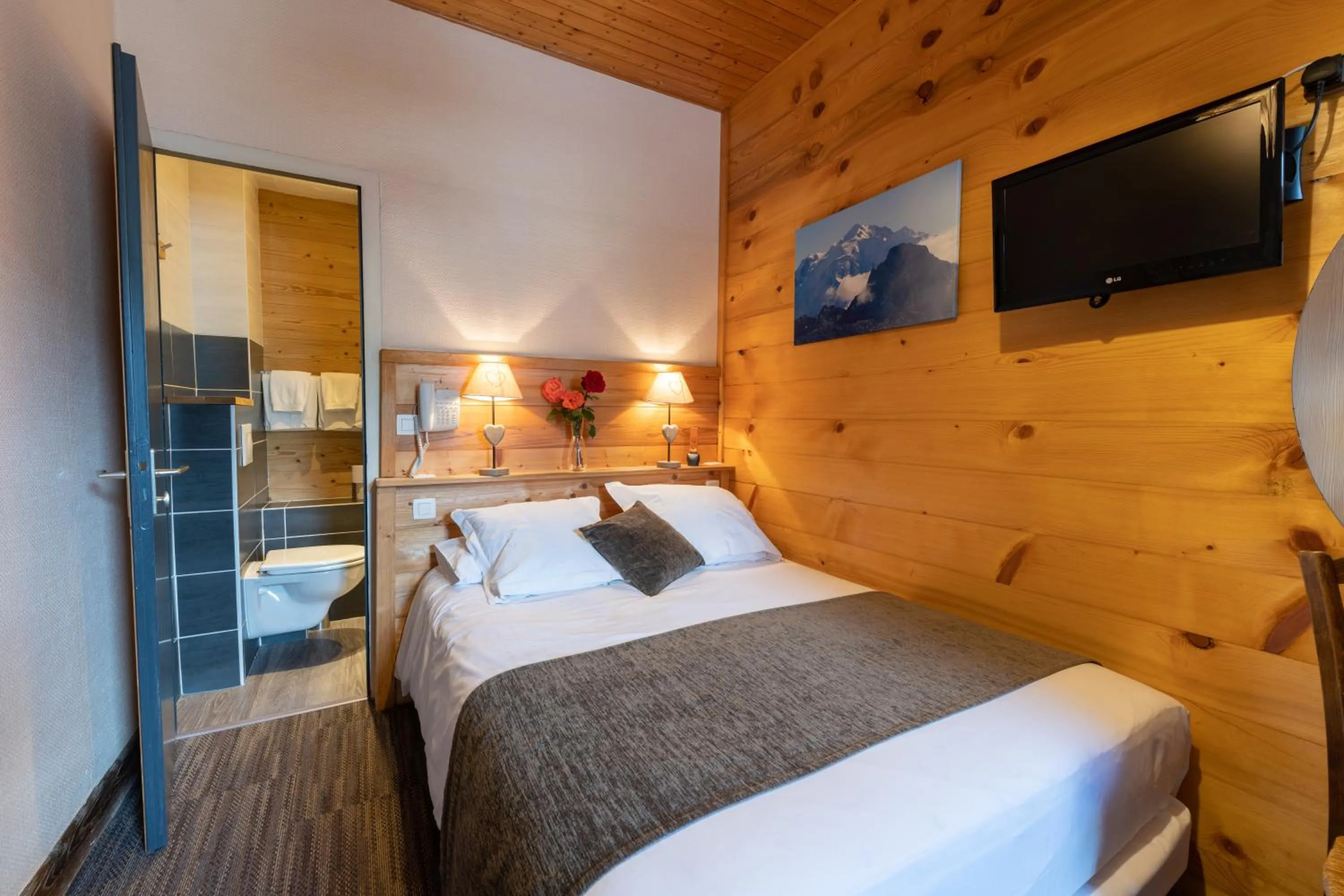 Bed in Hotel la Pointe Percee