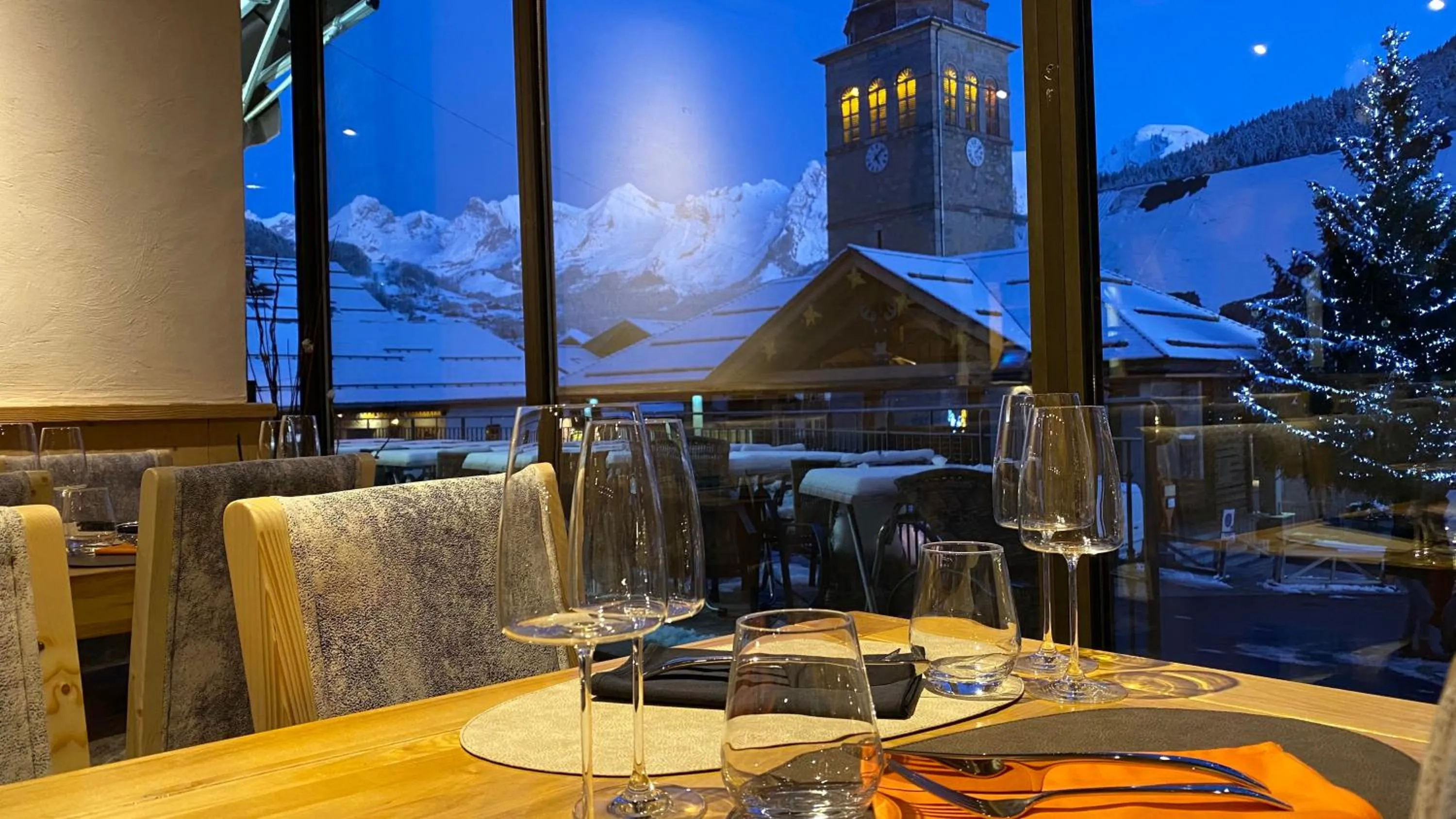 Restaurant/places to eat in Hotel la Pointe Percee