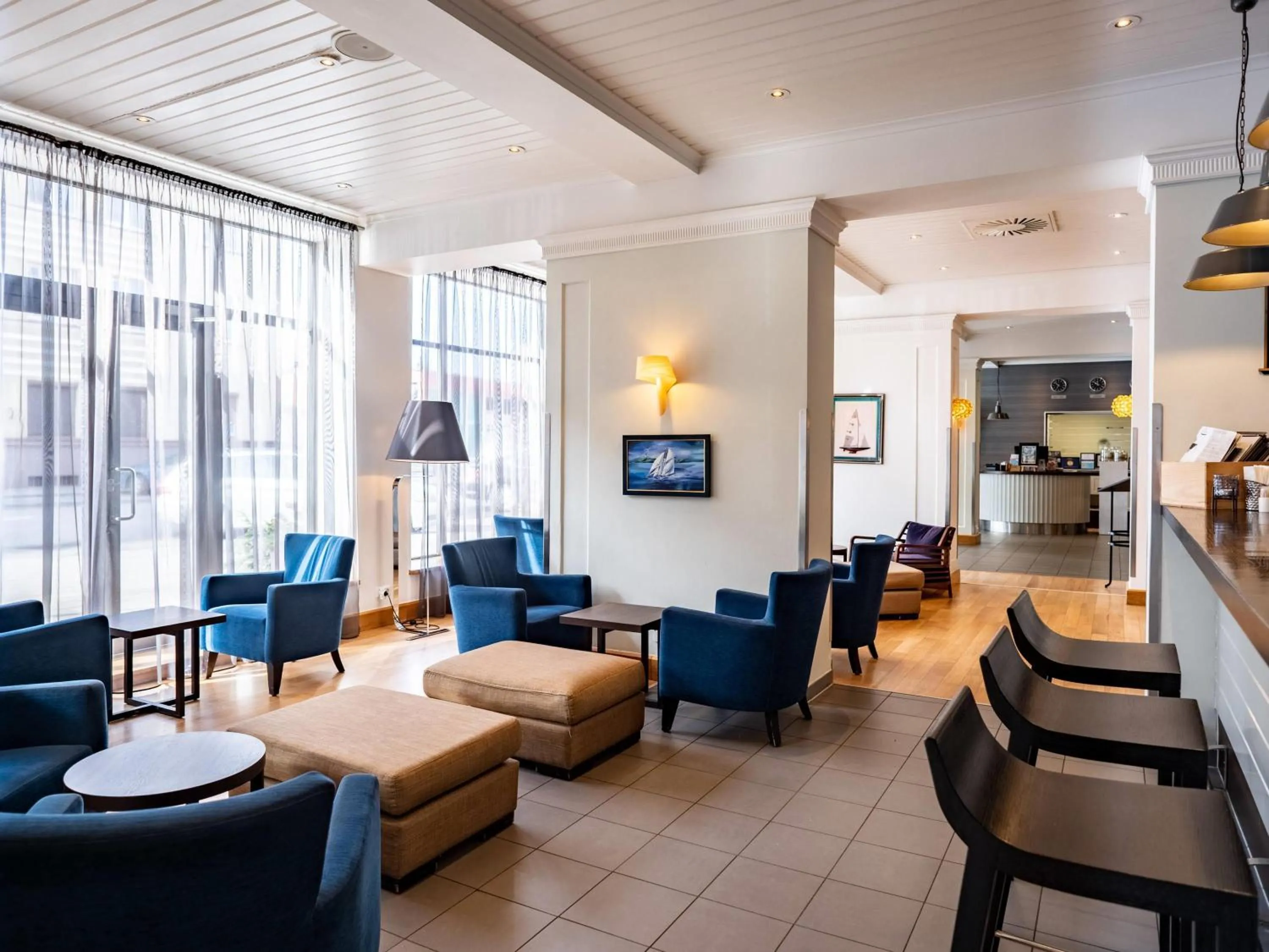 Lounge or bar in MERCURE KLAIPEDA CITY HOTEL, Meetings, Events, Restaurant & Bar - Accor Group, Pet Stay FREE