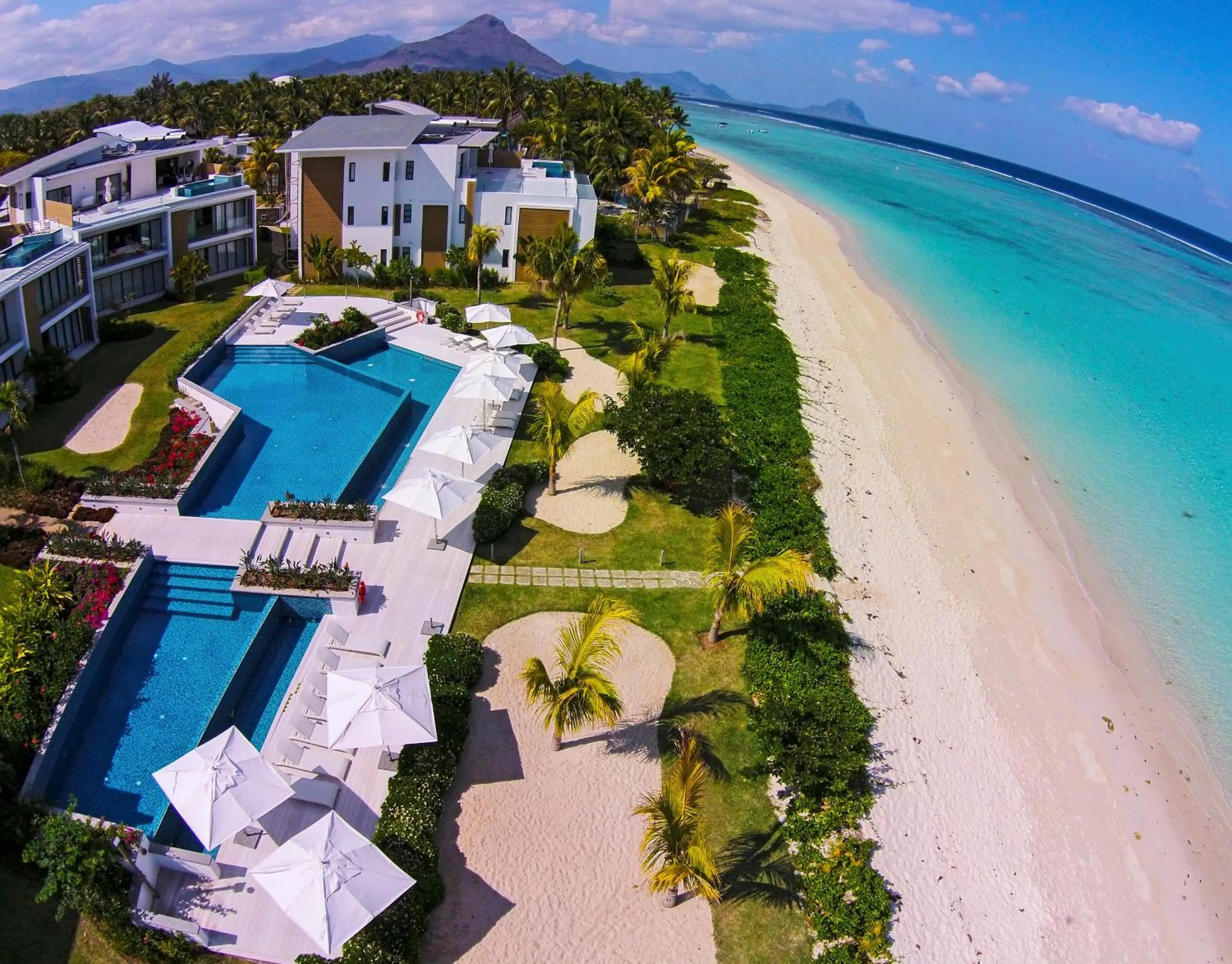 Cap Ouest Beachfront Luxury Penthouse & Apartment