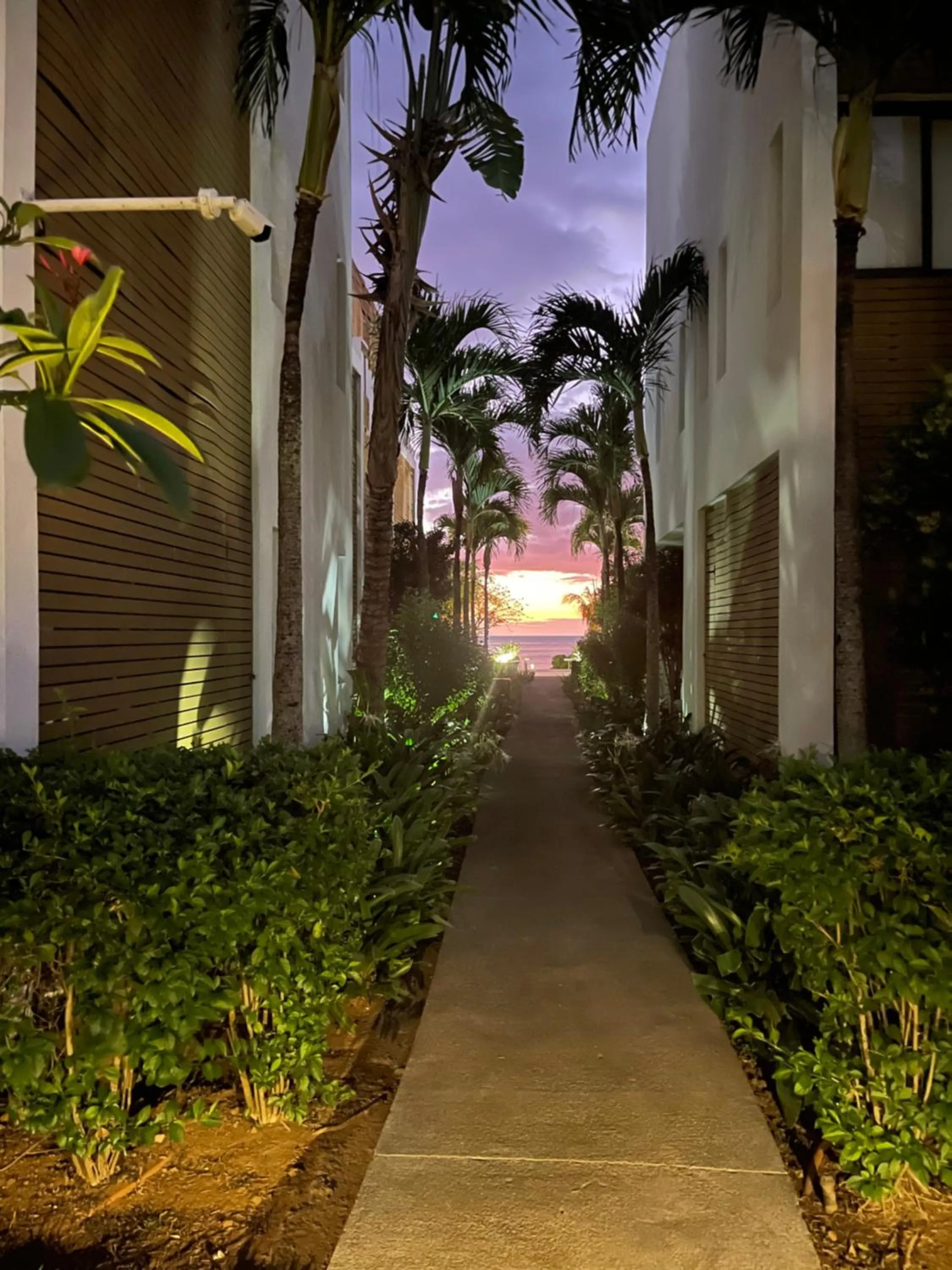 Cap Ouest Beachfront Luxury Penthouse & Apartment