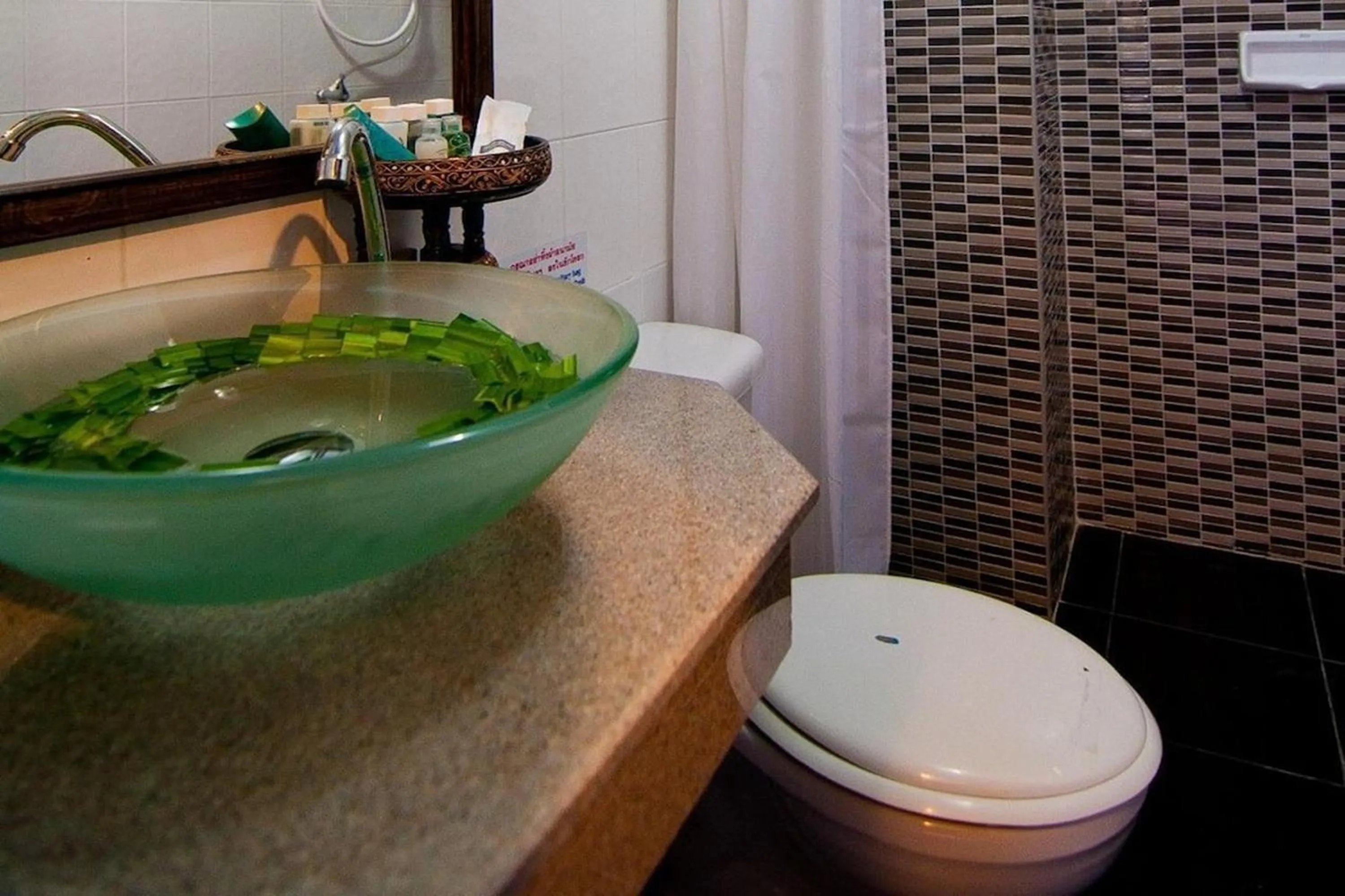 Toilet in CM Night Bazaar Boutique Hotel - โรงแรม ซี เอ็ม ไนท์บาซาร์ บูทีค