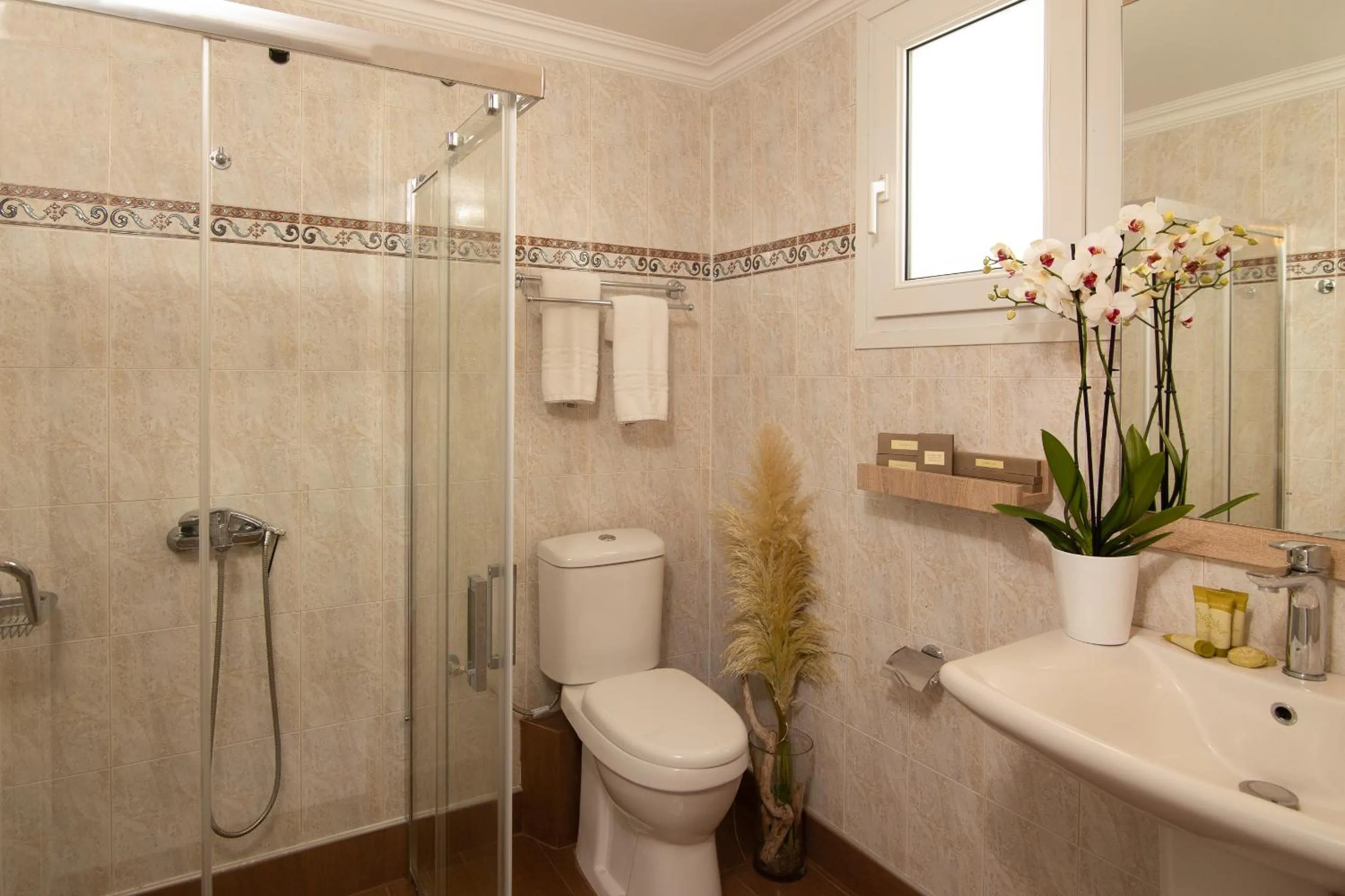 Bathroom in Sunrise Resort Hotel