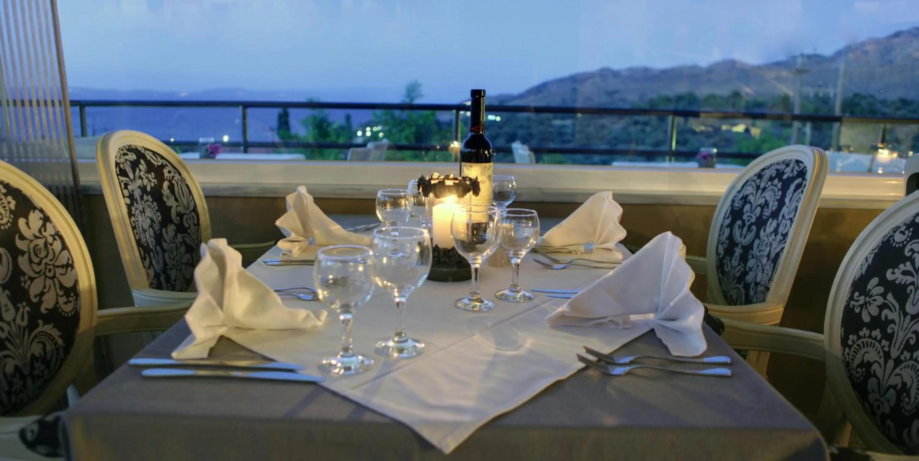 Restaurant/places to eat in Sunrise Resort Hotel