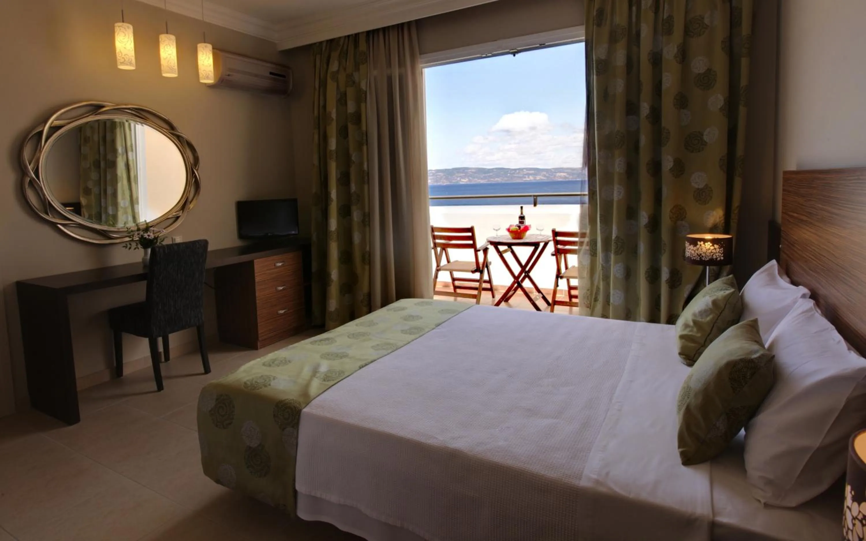 Decorative detail, Bed in Sunrise Resort Hotel