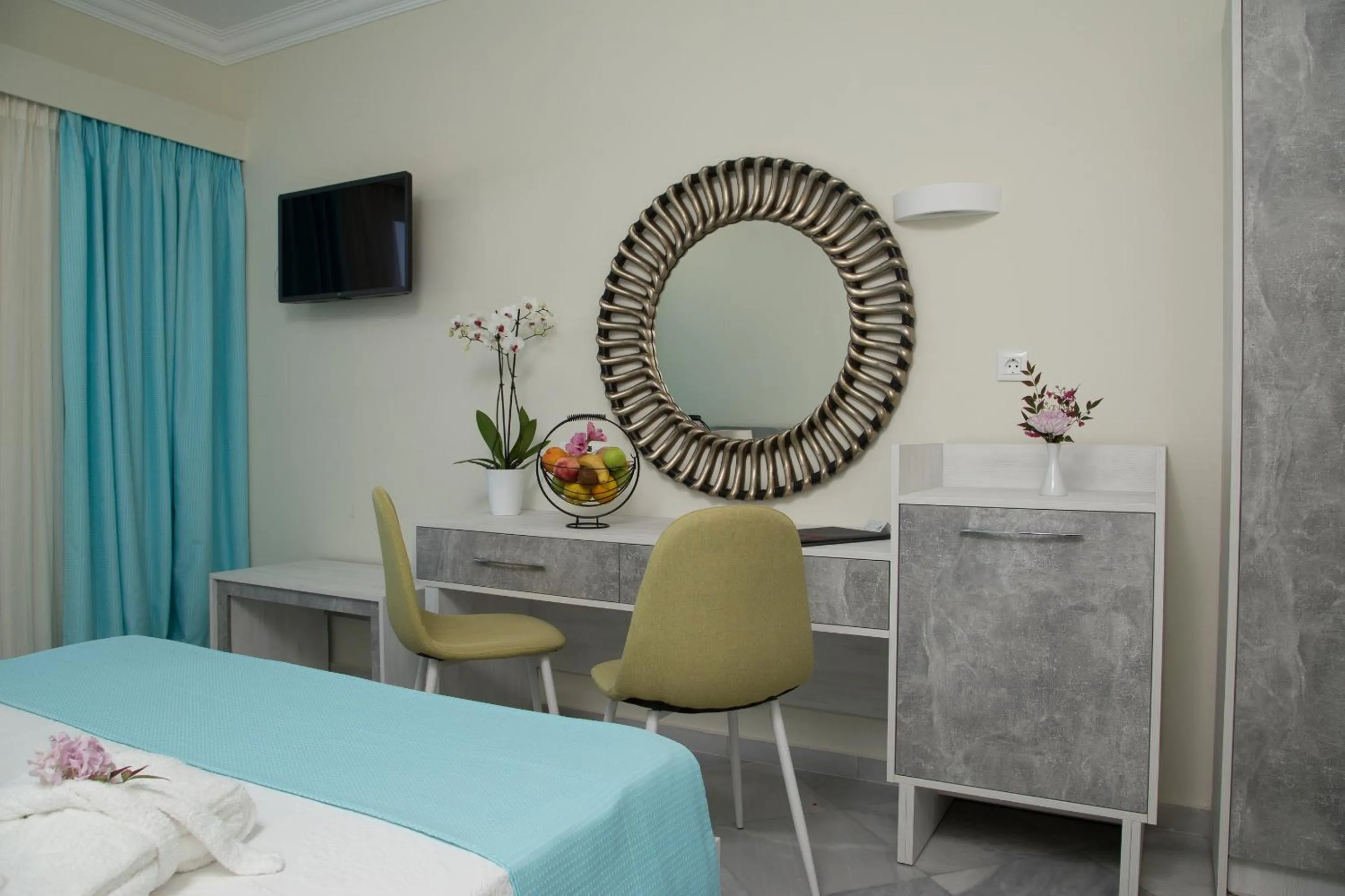 TV and multimedia, Bed in Sunrise Resort Hotel