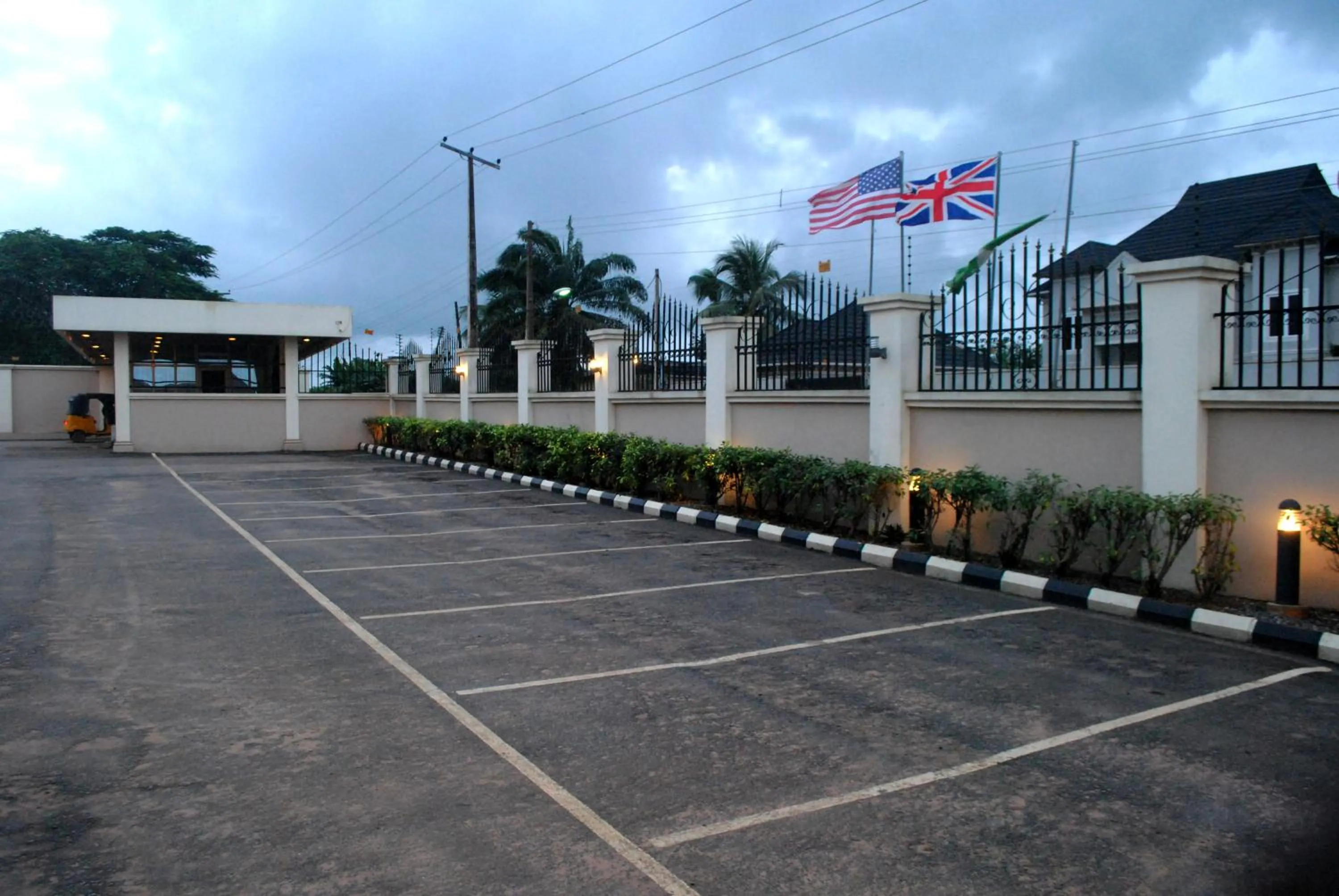 Property building in Grand Inn & Suites